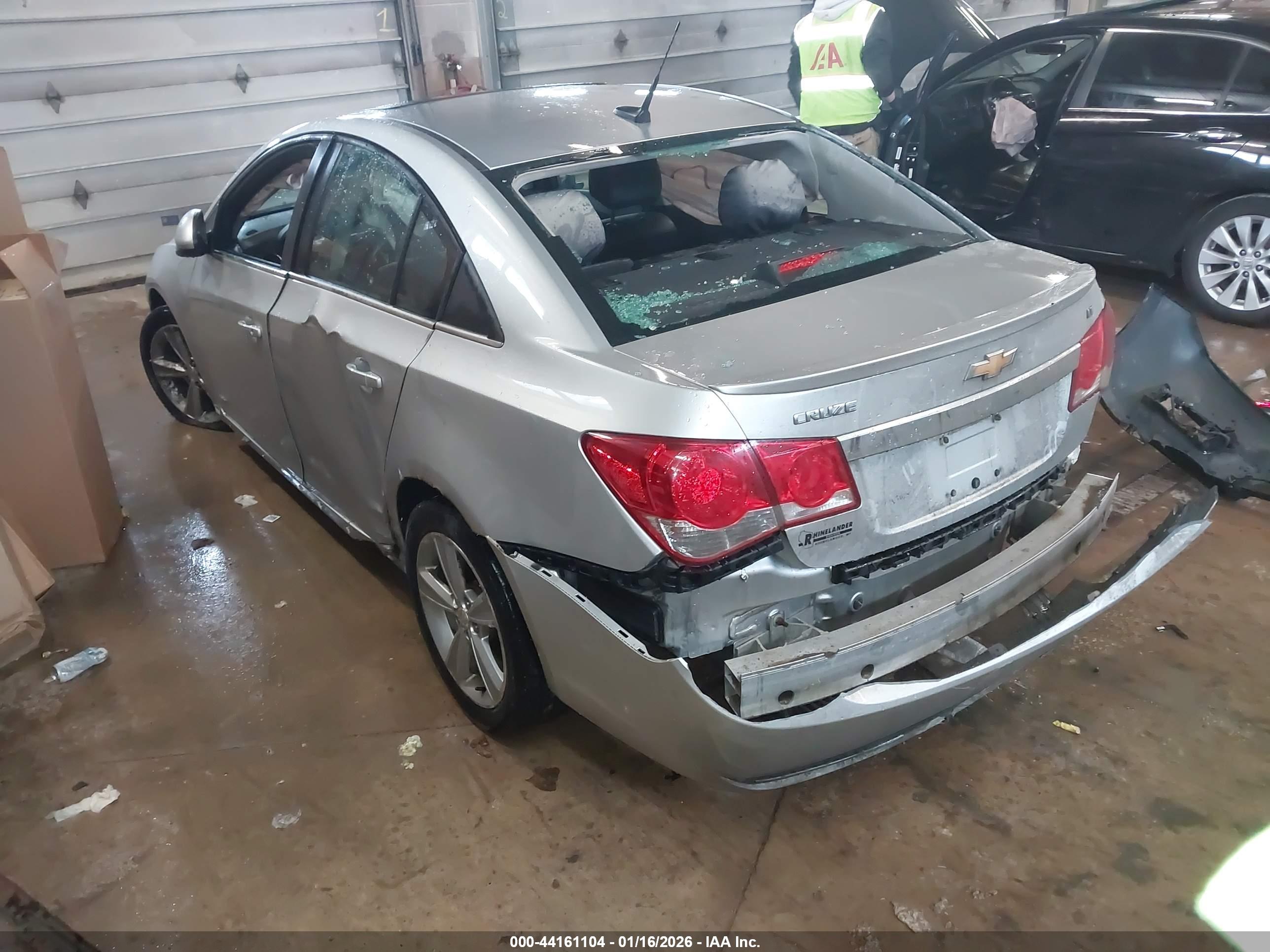 CHEVROLET CRUZE image 3
