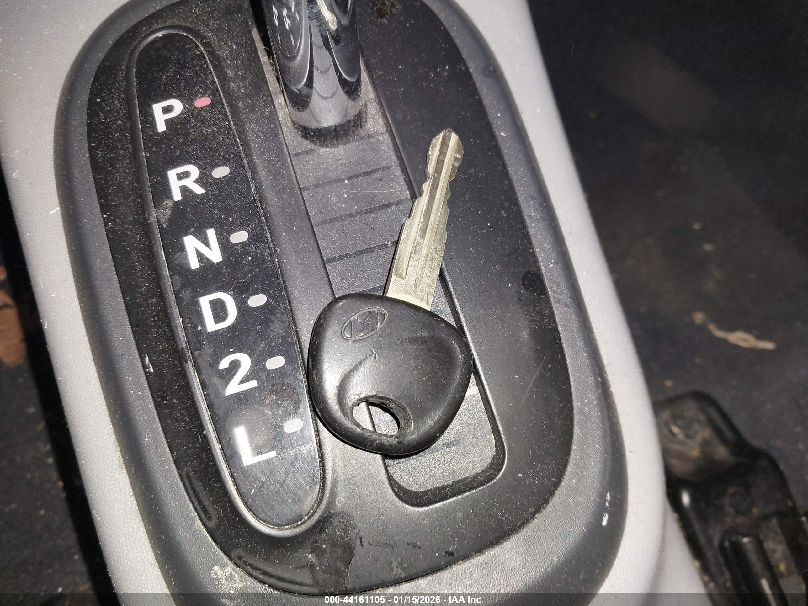 HYUNDAI ACCENT image 11