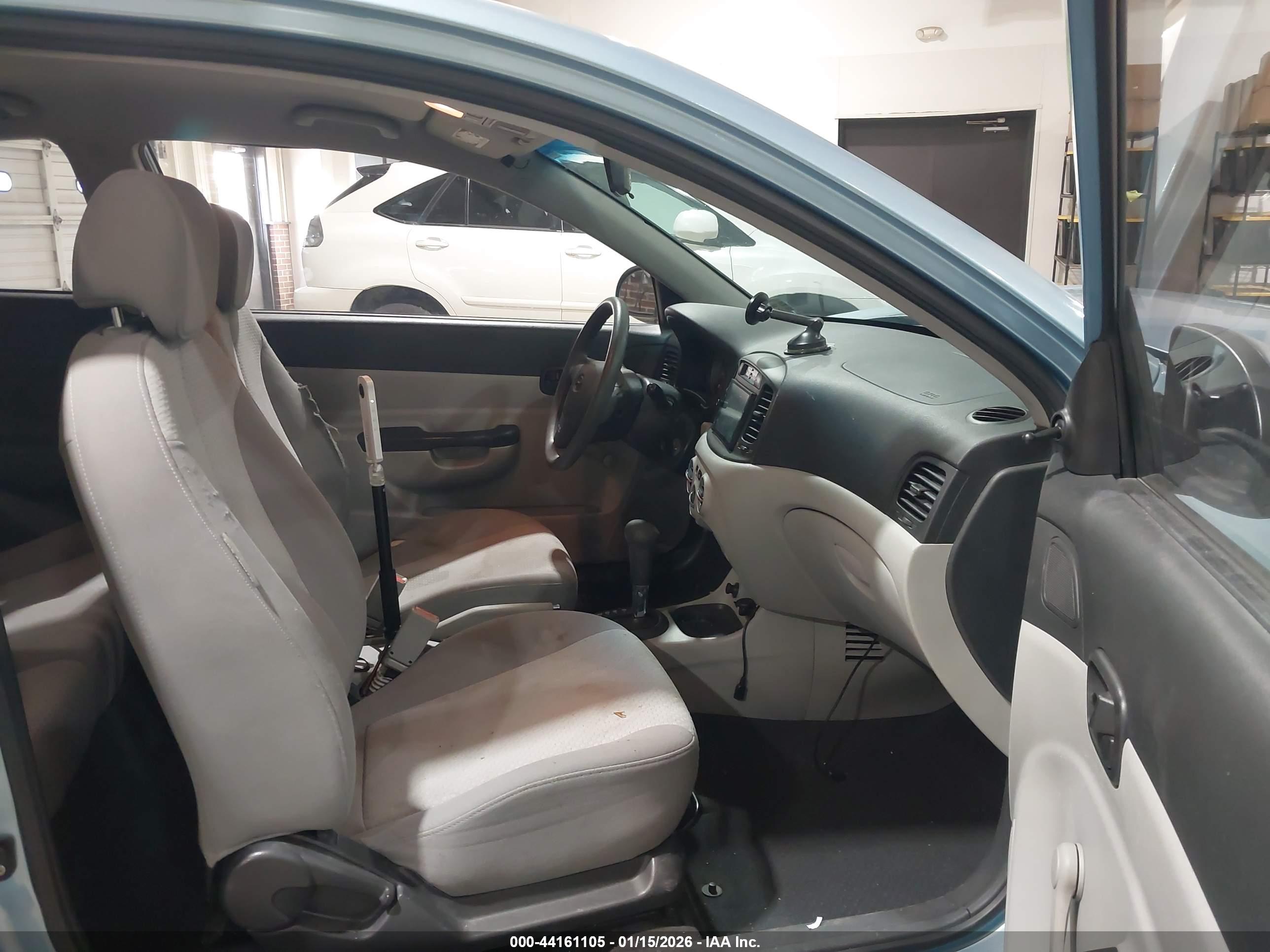 HYUNDAI ACCENT image 5