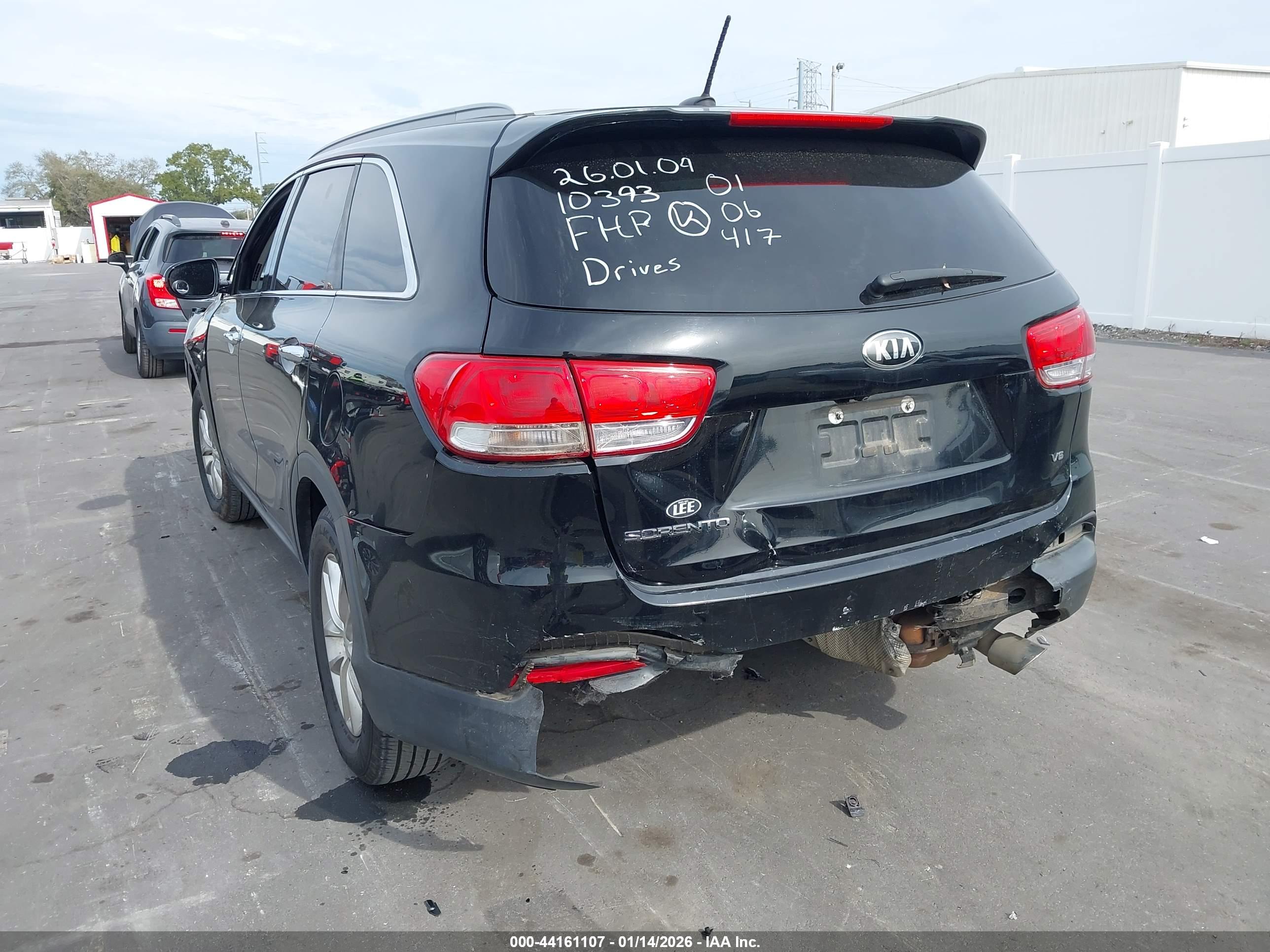 KIA SORENTO image 3