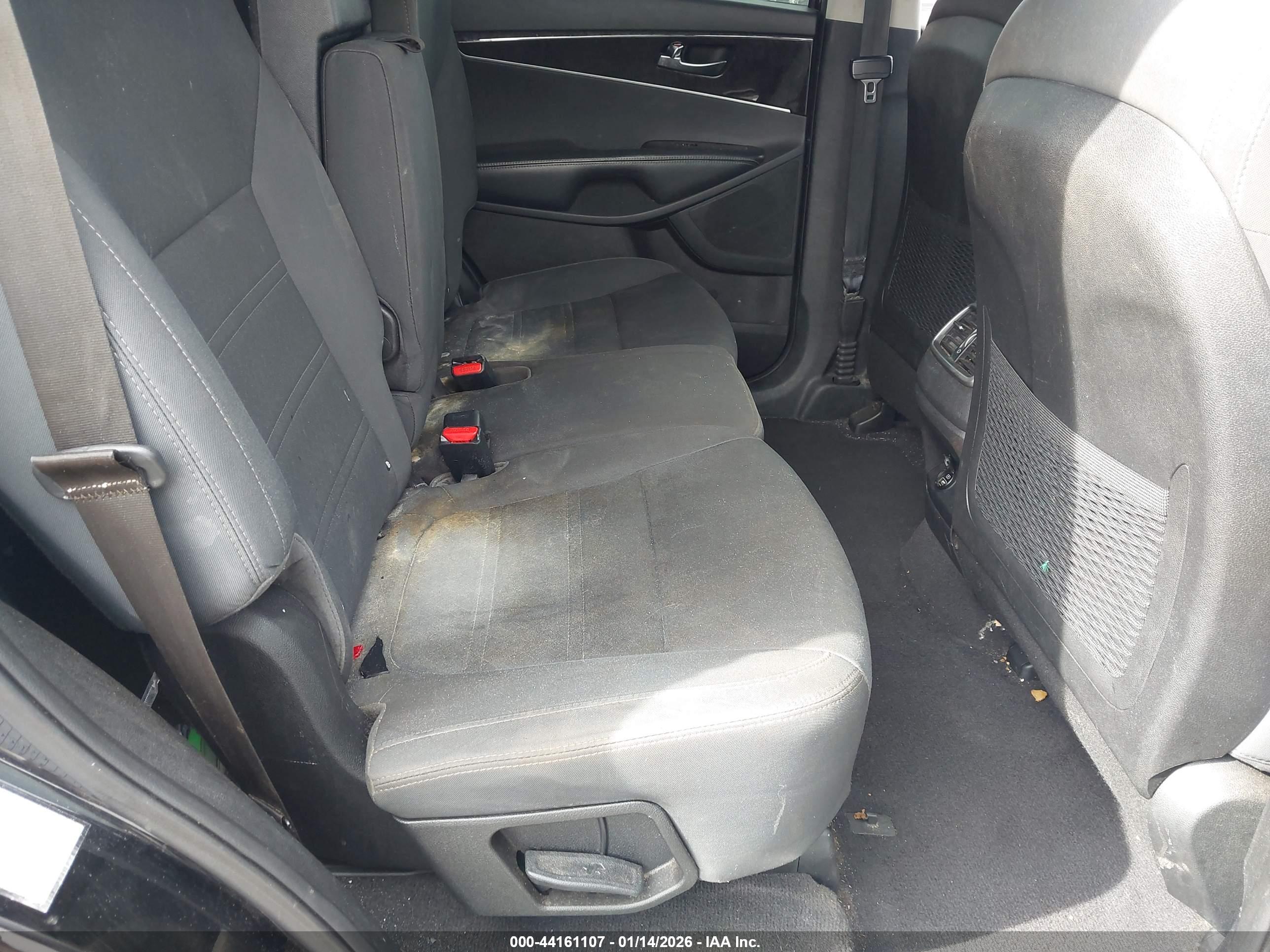 KIA SORENTO image 8