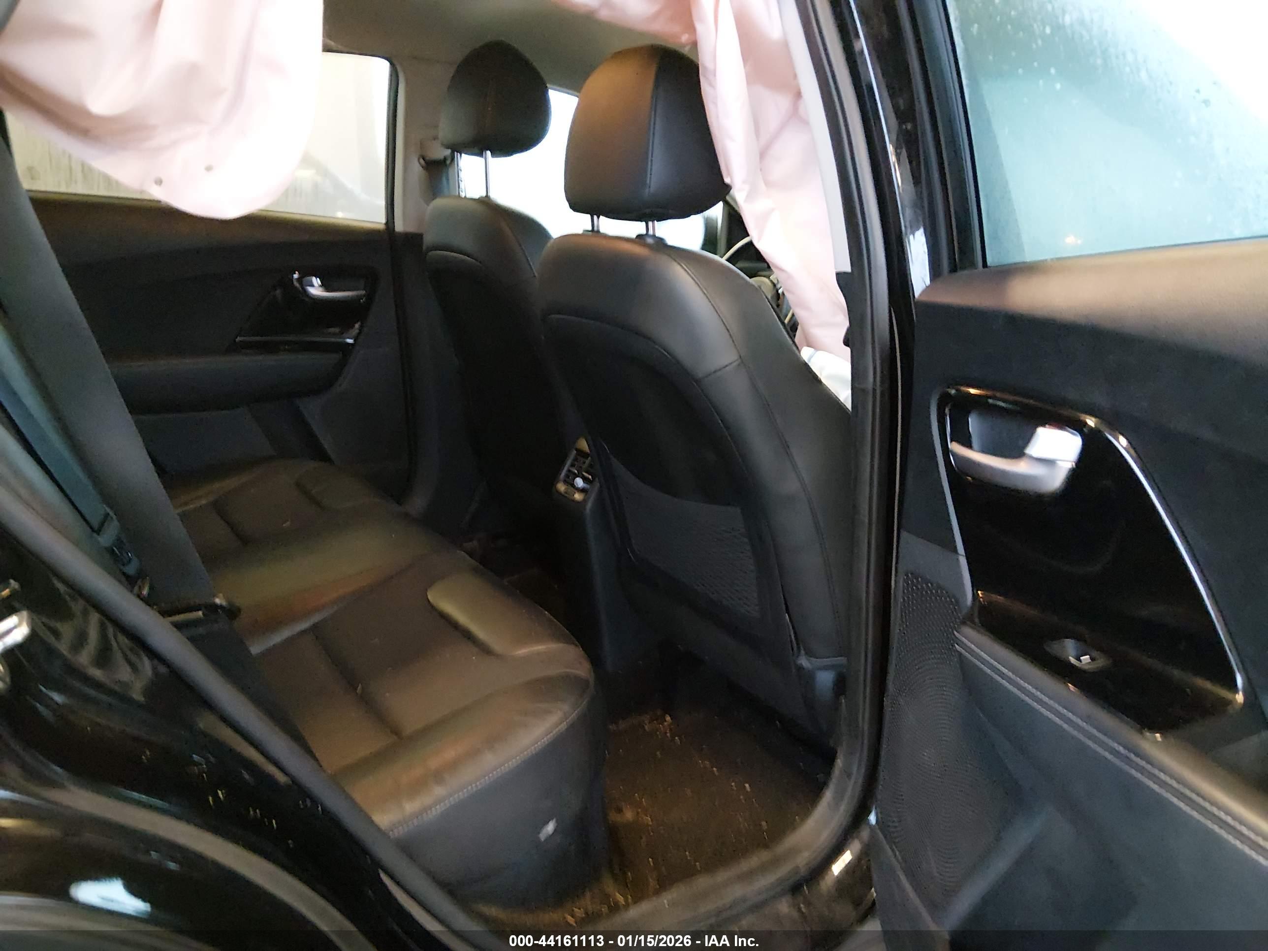 KIA NIRO image 8