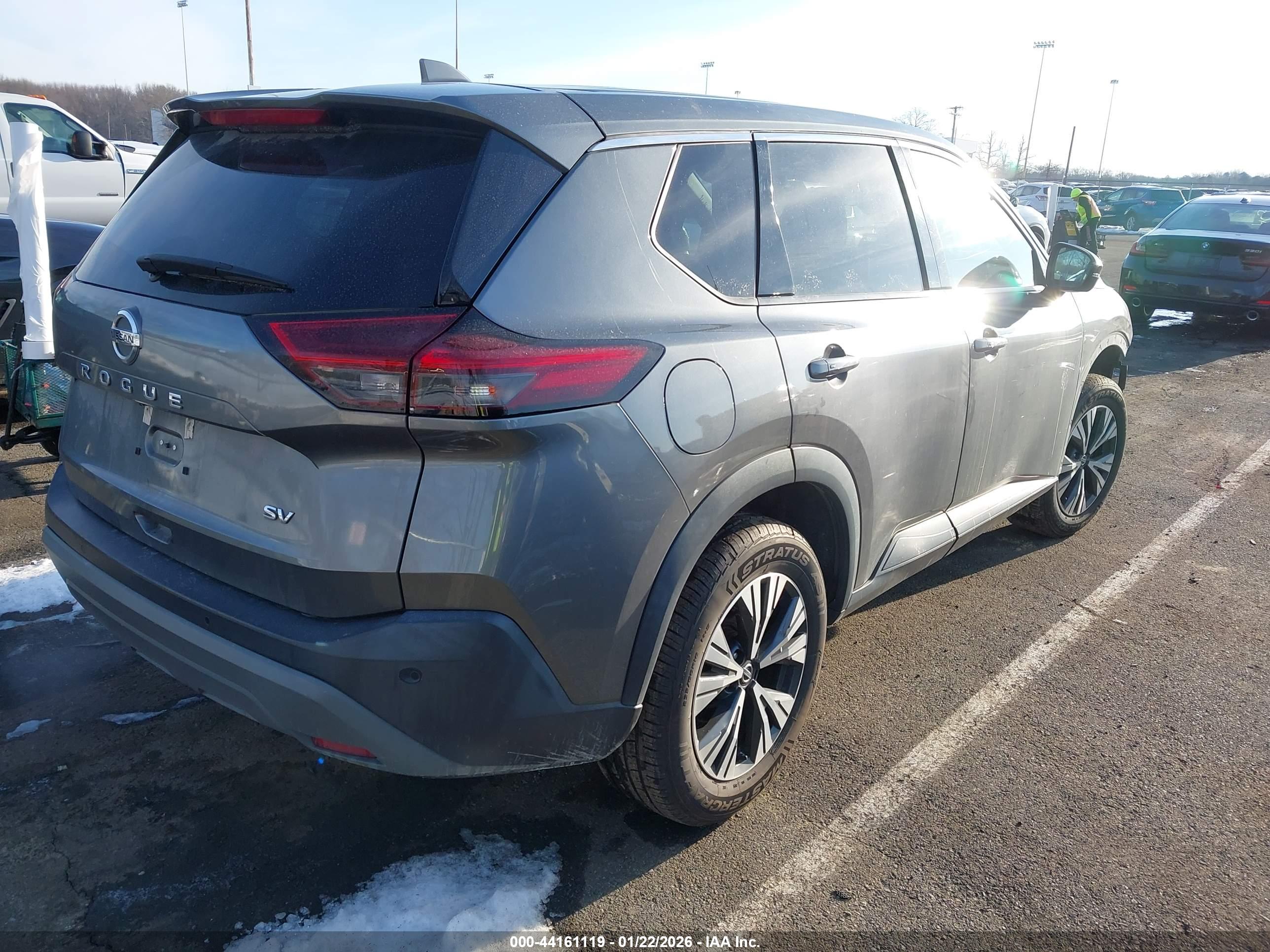 NISSAN ROGUE image 4