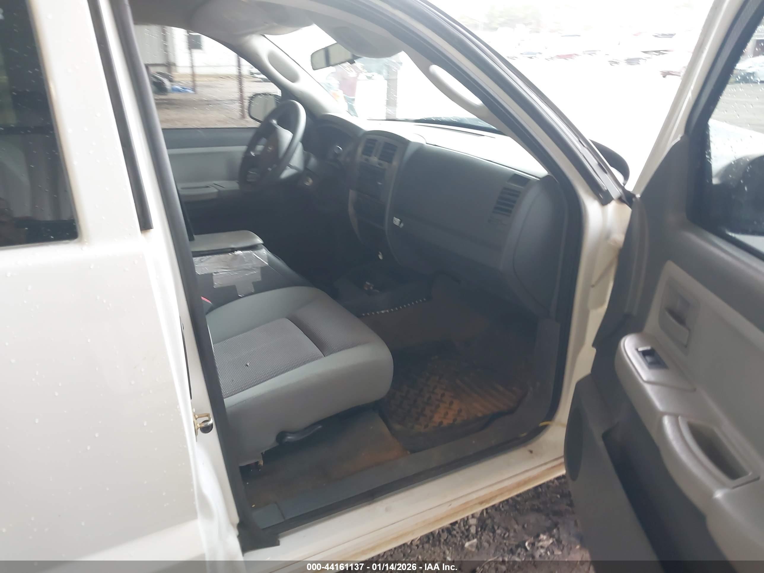 DODGE DAKOTA image 5