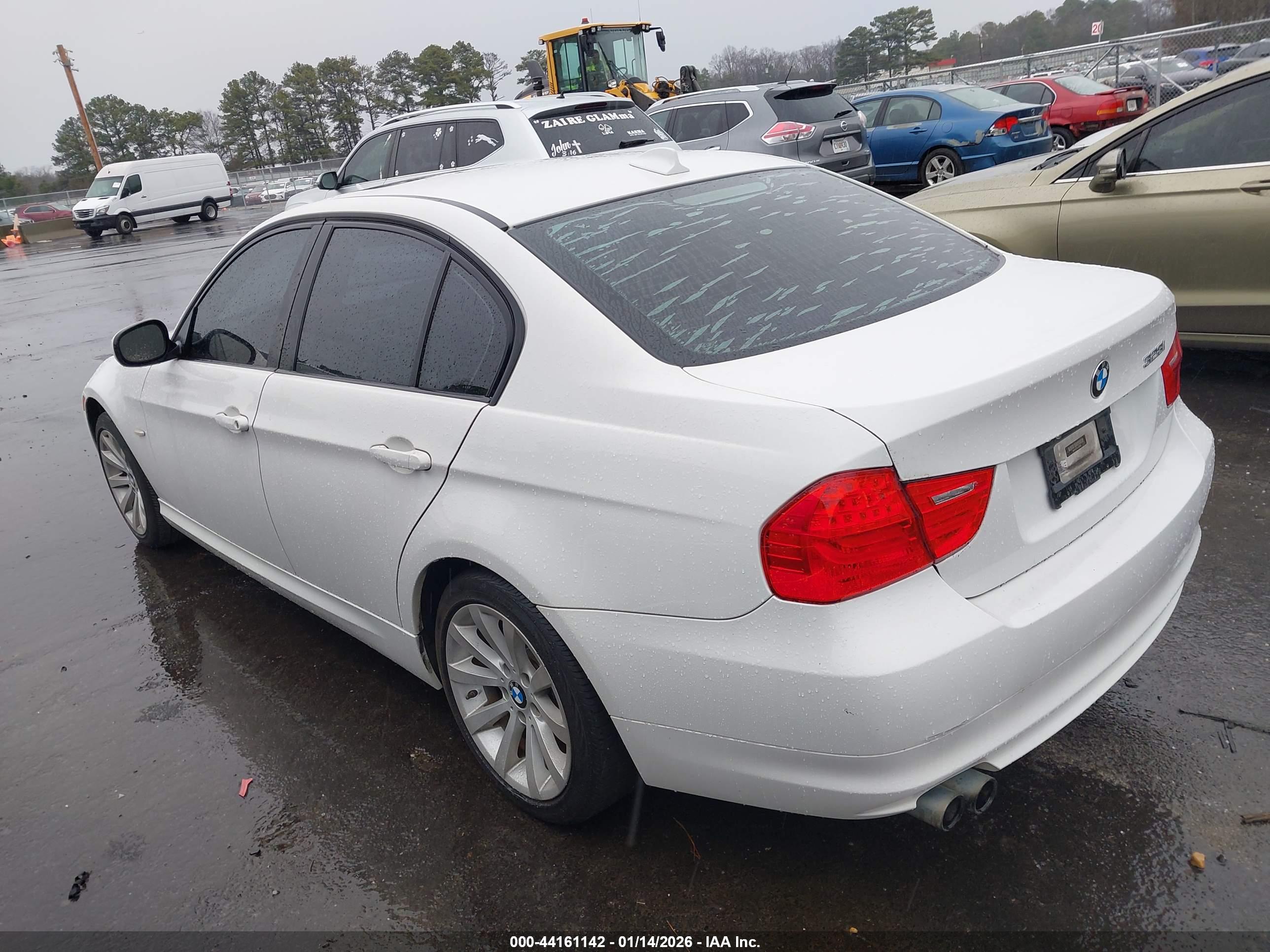 BMW 328I image 3