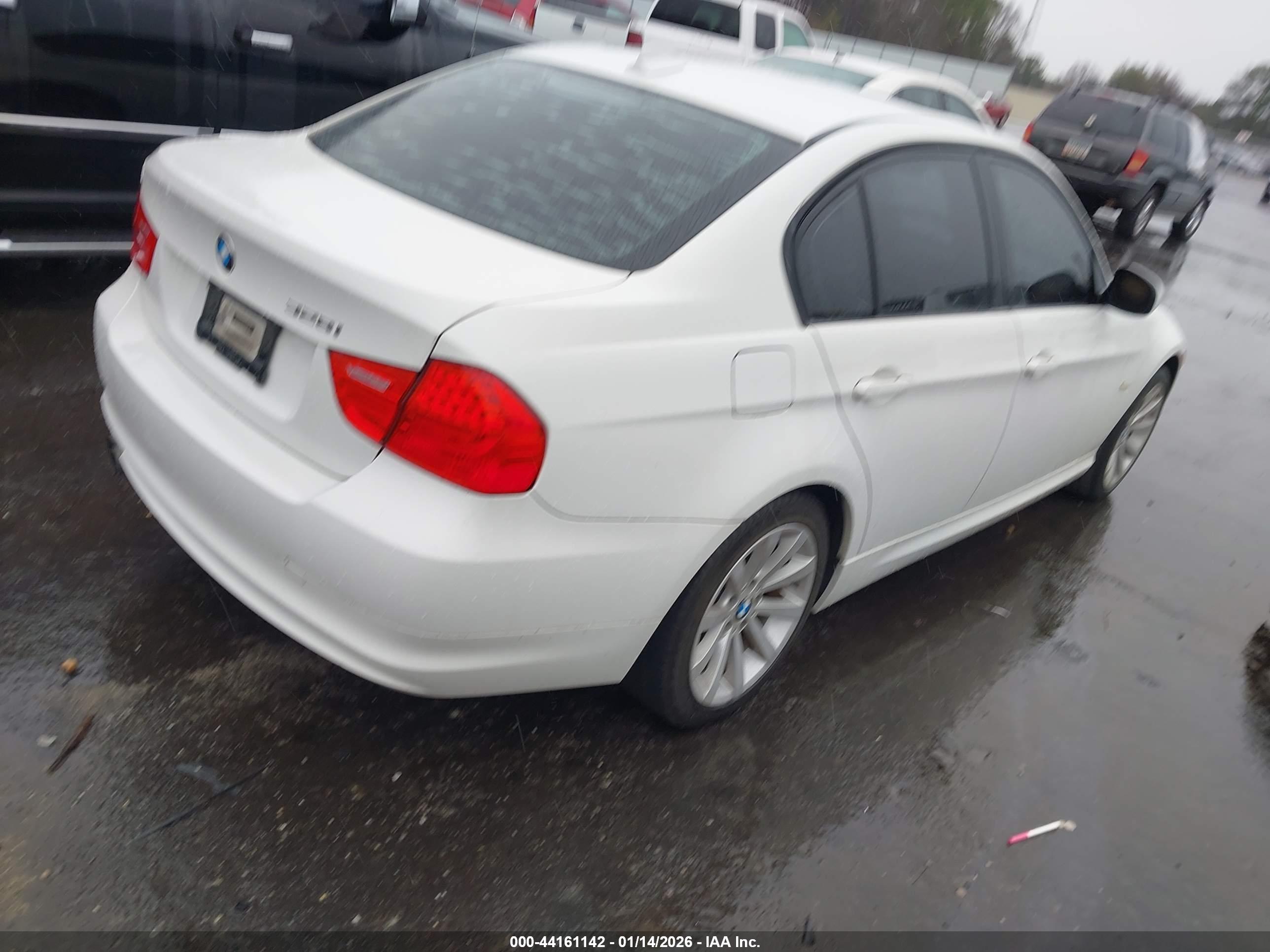 BMW 328I image 4