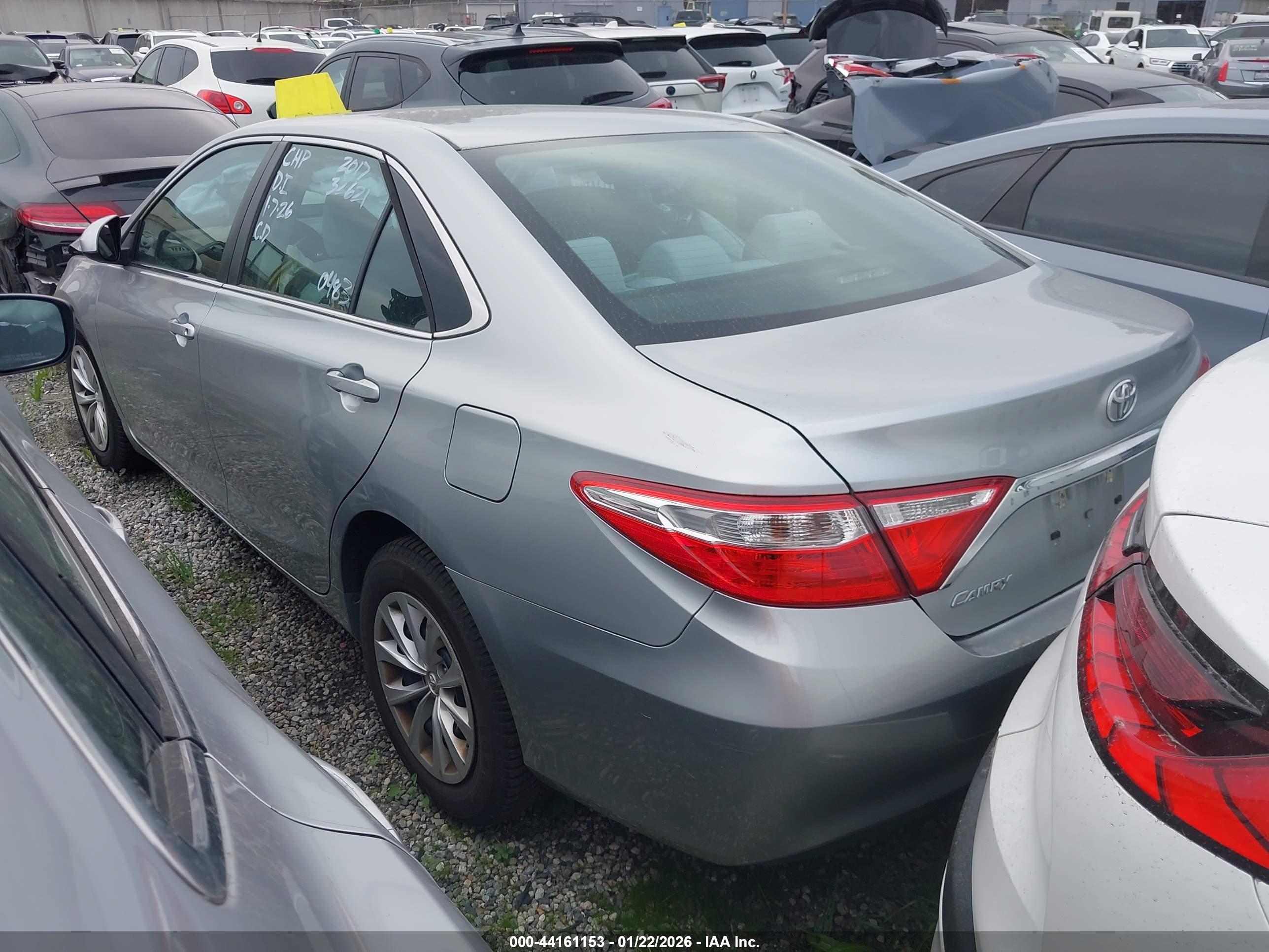 TOYOTA CAMRY image 3