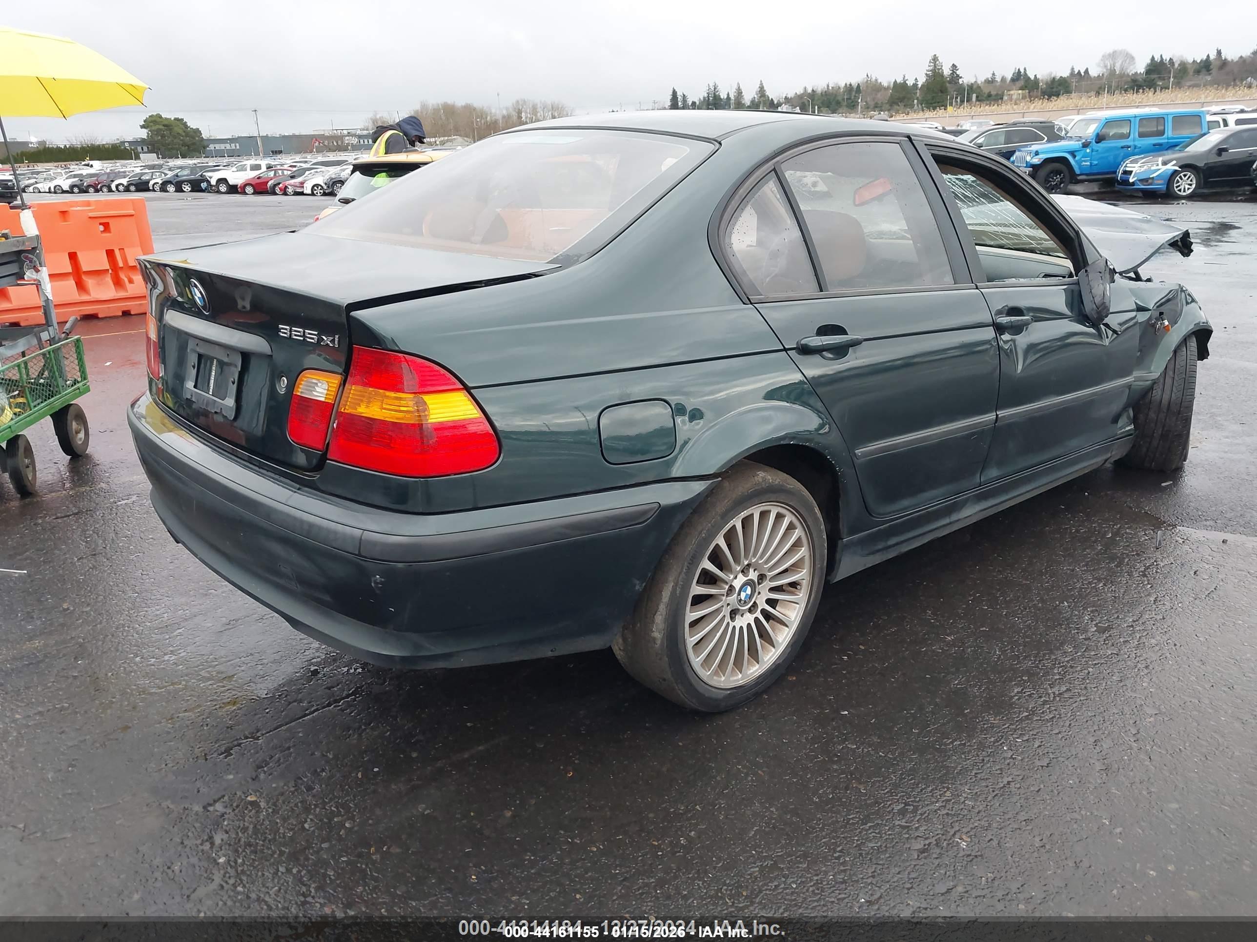 BMW 325XI image 4