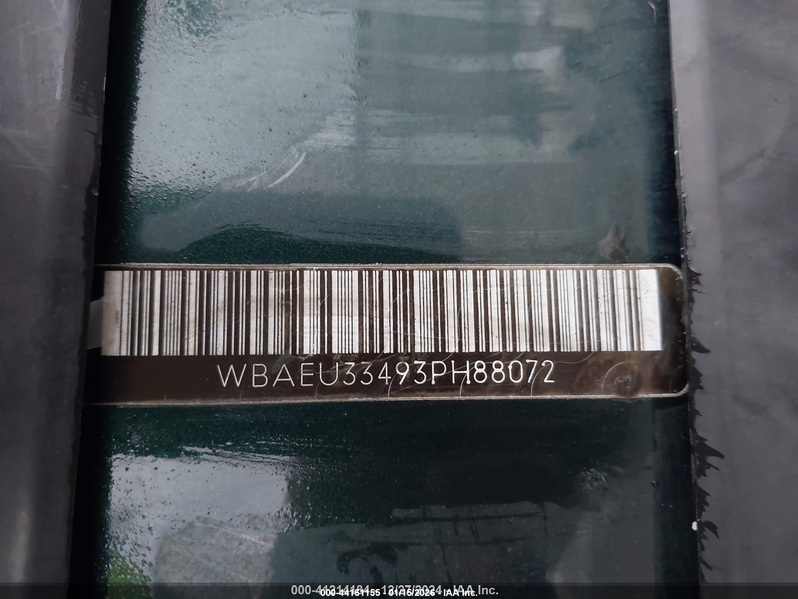 BMW 325XI image 9