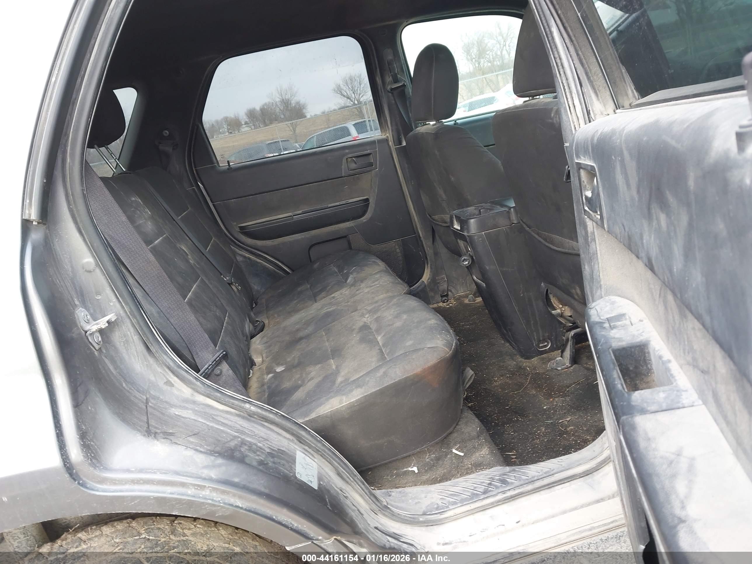FORD ESCAPE image 8