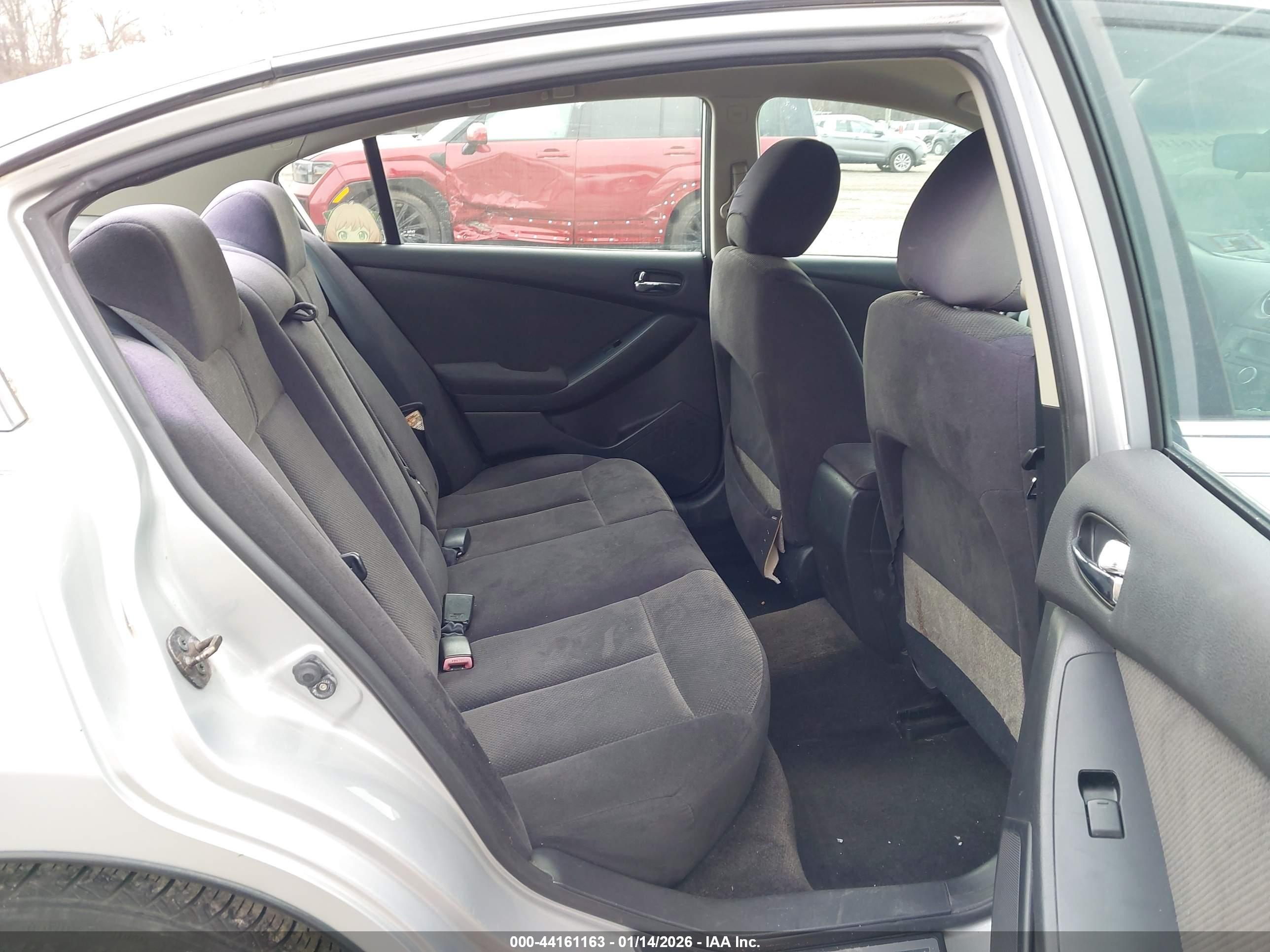 NISSAN ALTIMA image 8