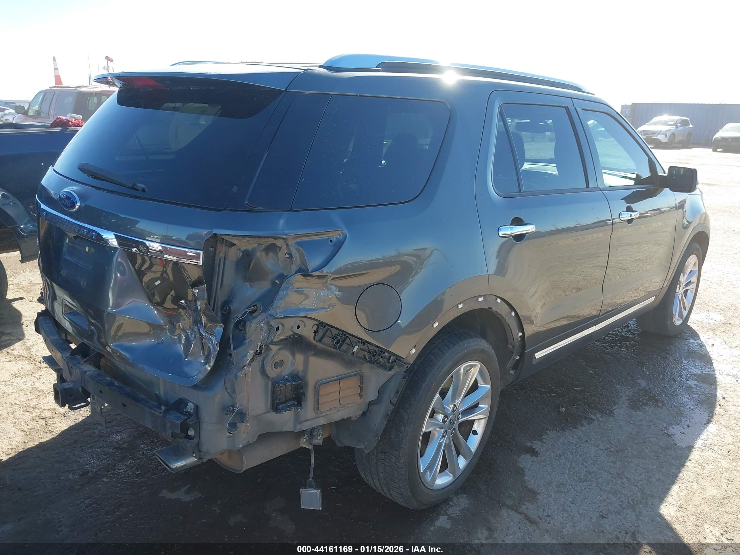 FORD EXPLORER image 4