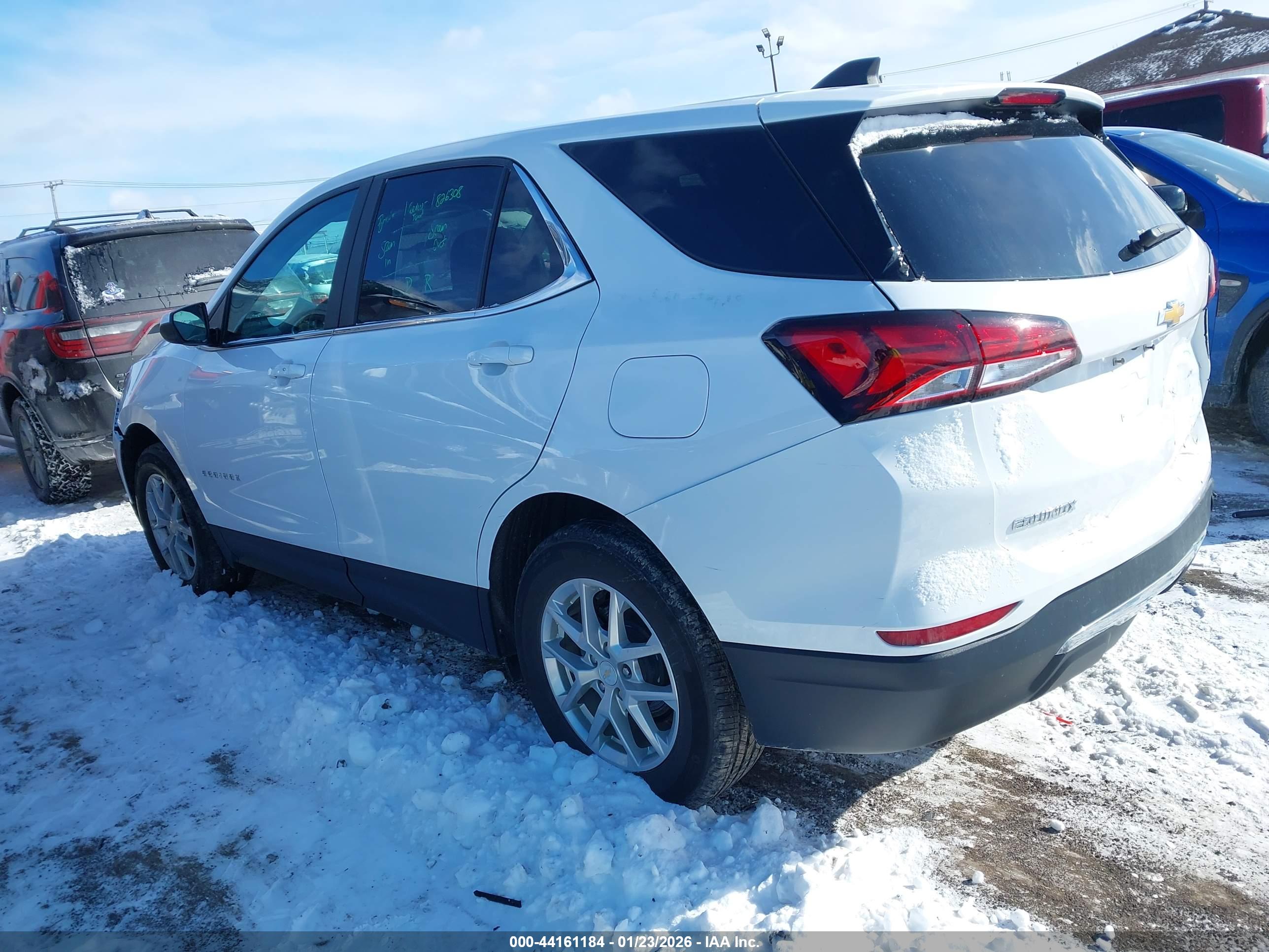 CHEVROLET EQUINOX image 3