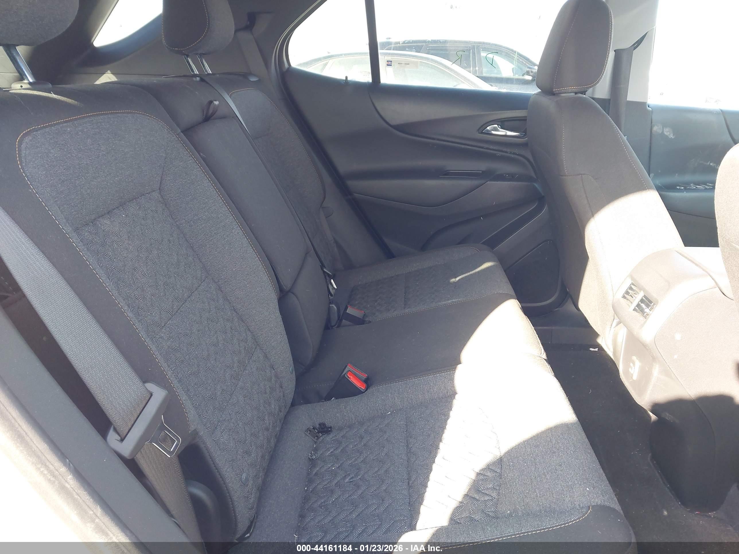 CHEVROLET EQUINOX image 8