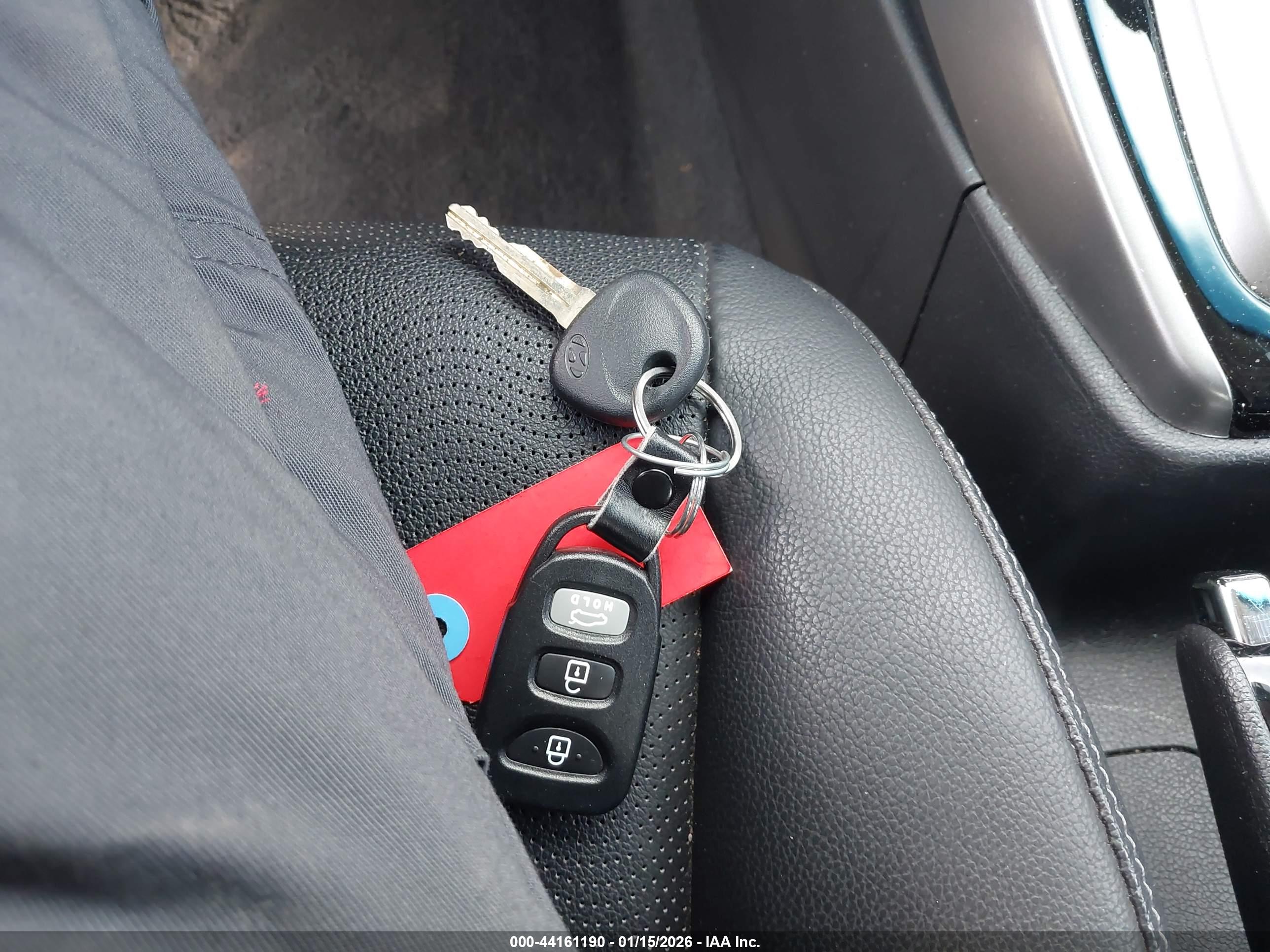 HYUNDAI ELANTRA image 11