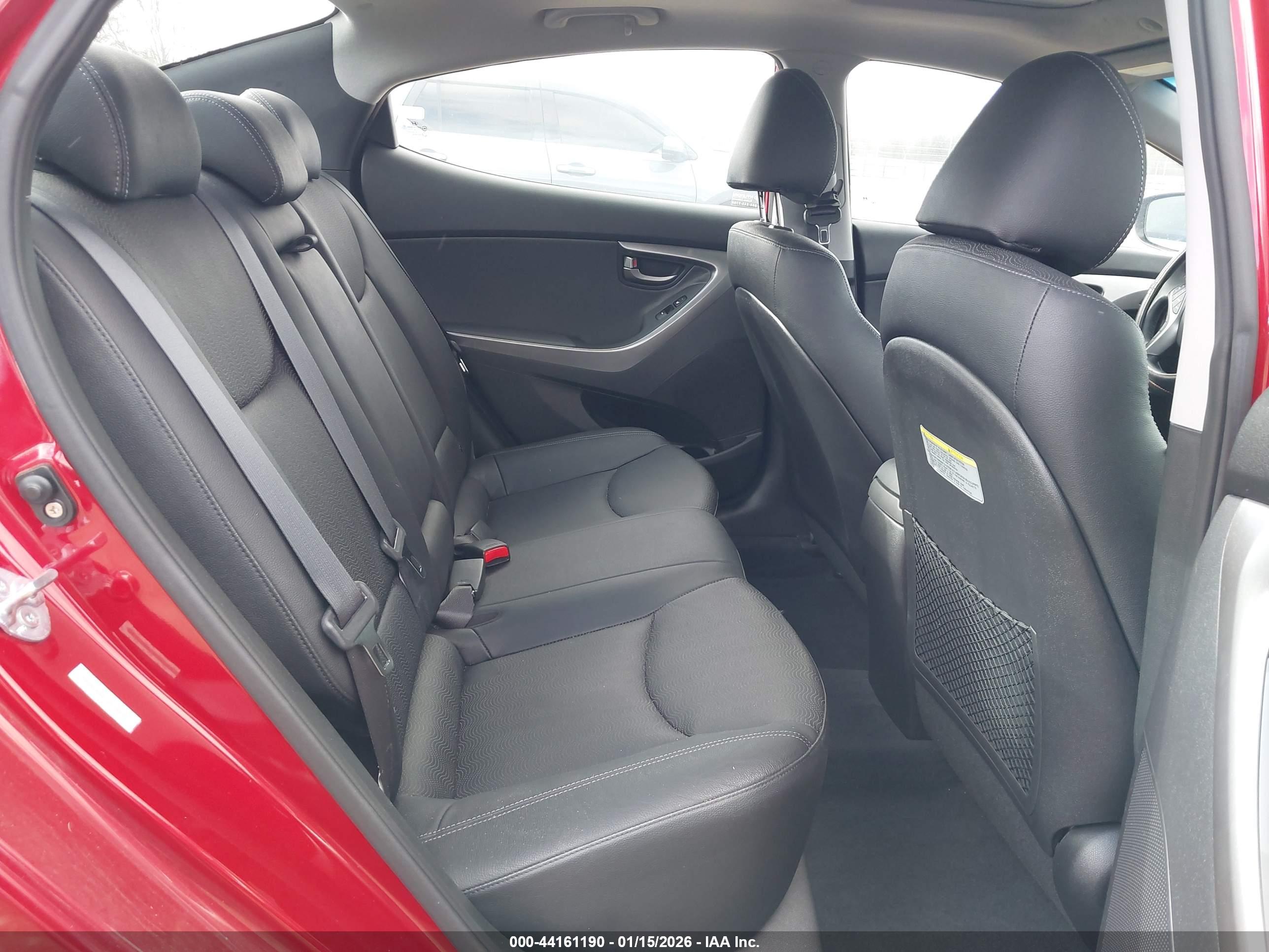 HYUNDAI ELANTRA image 8