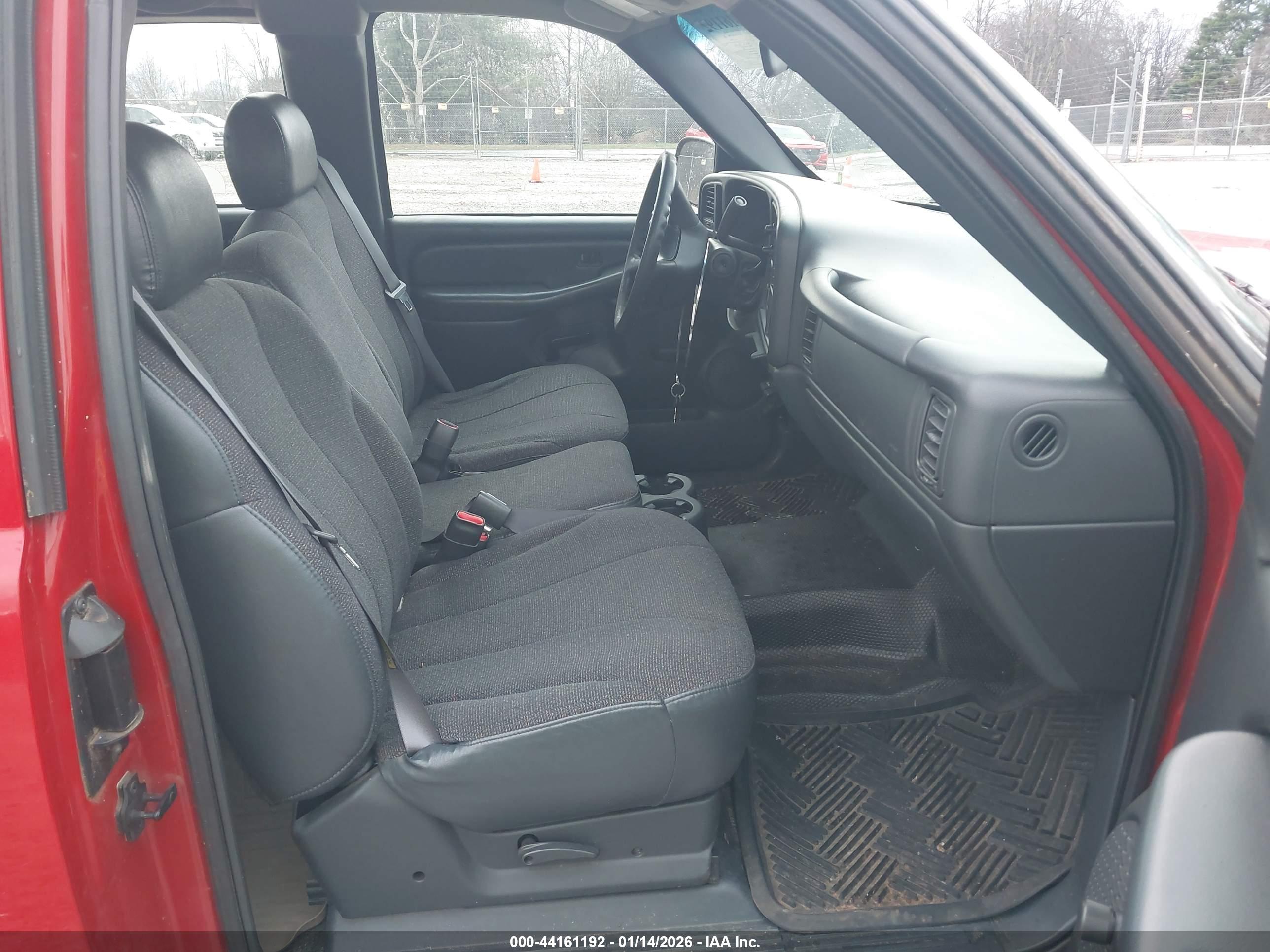 CHEVROLET SILVERADO image 5