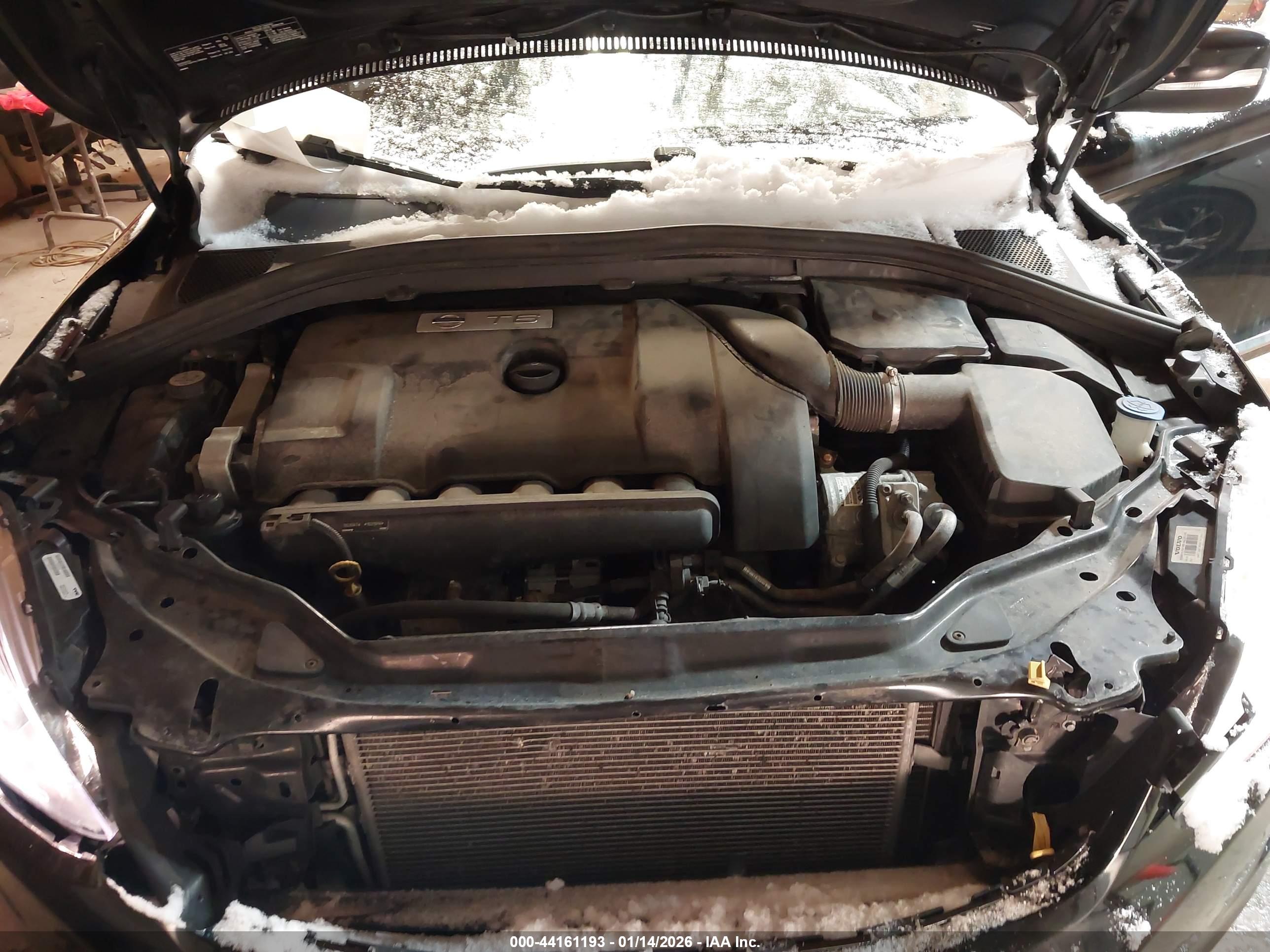 VOLVO XC60 image 10