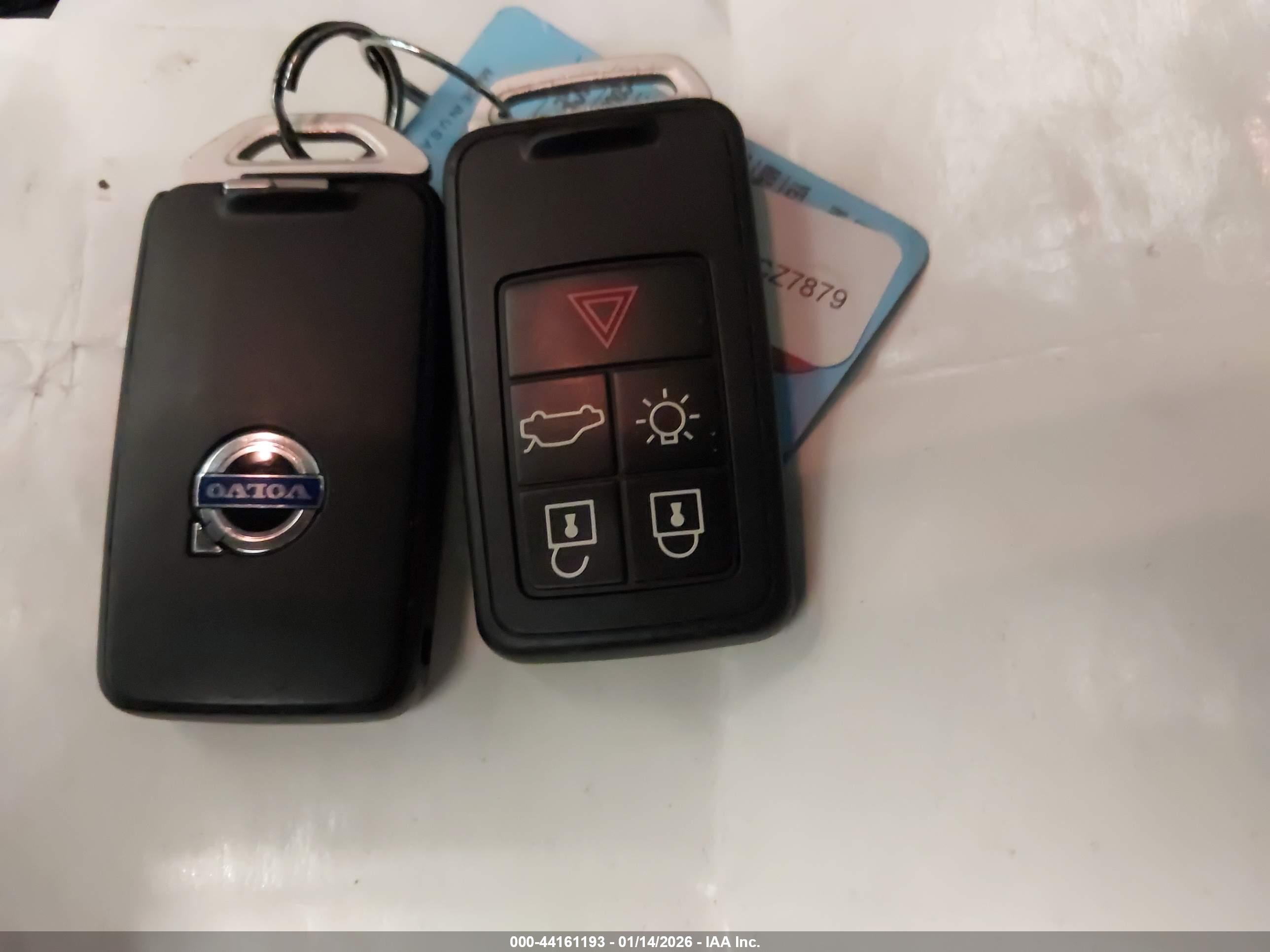 VOLVO XC60 image 11