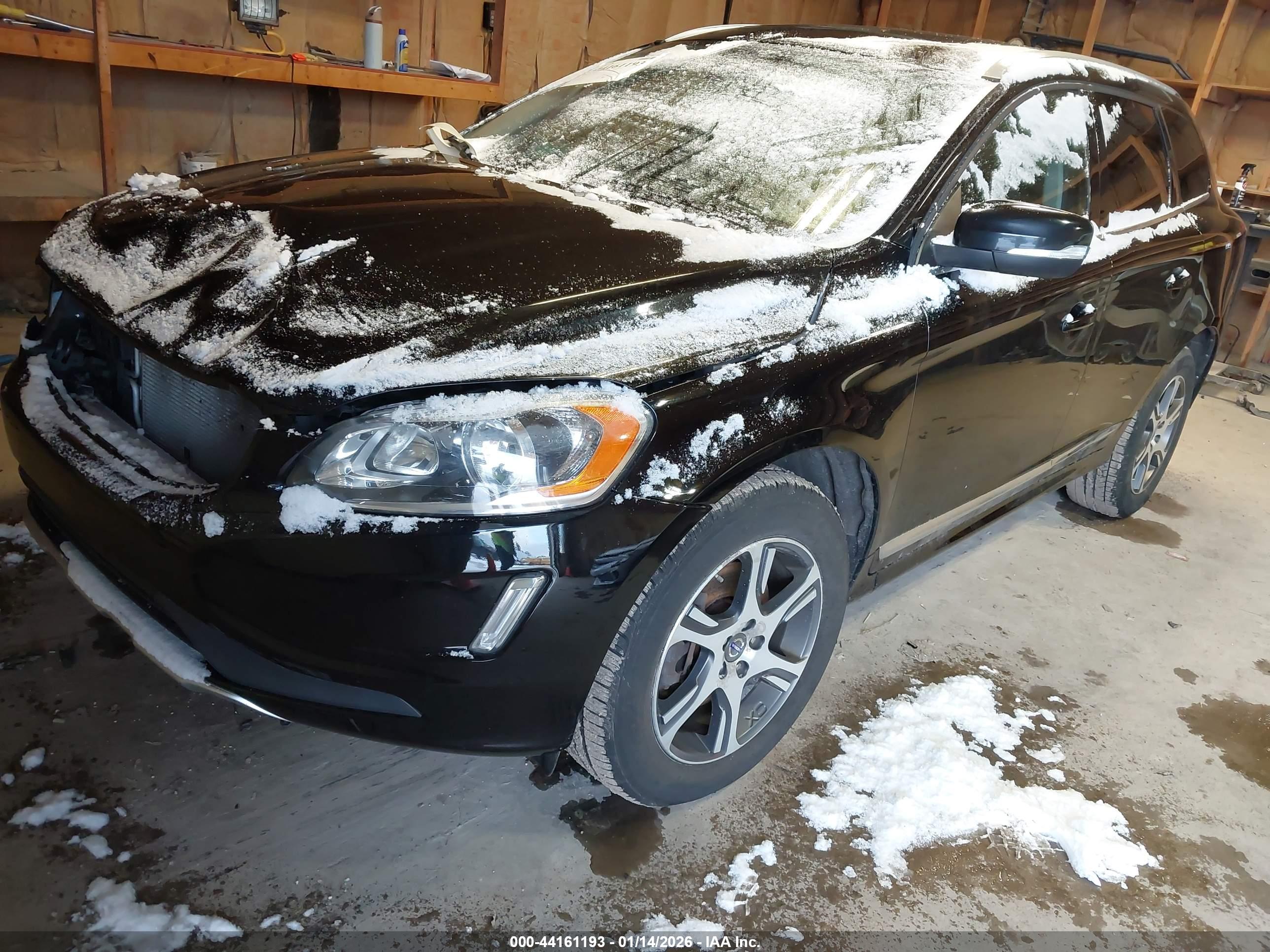 VOLVO XC60 image 2
