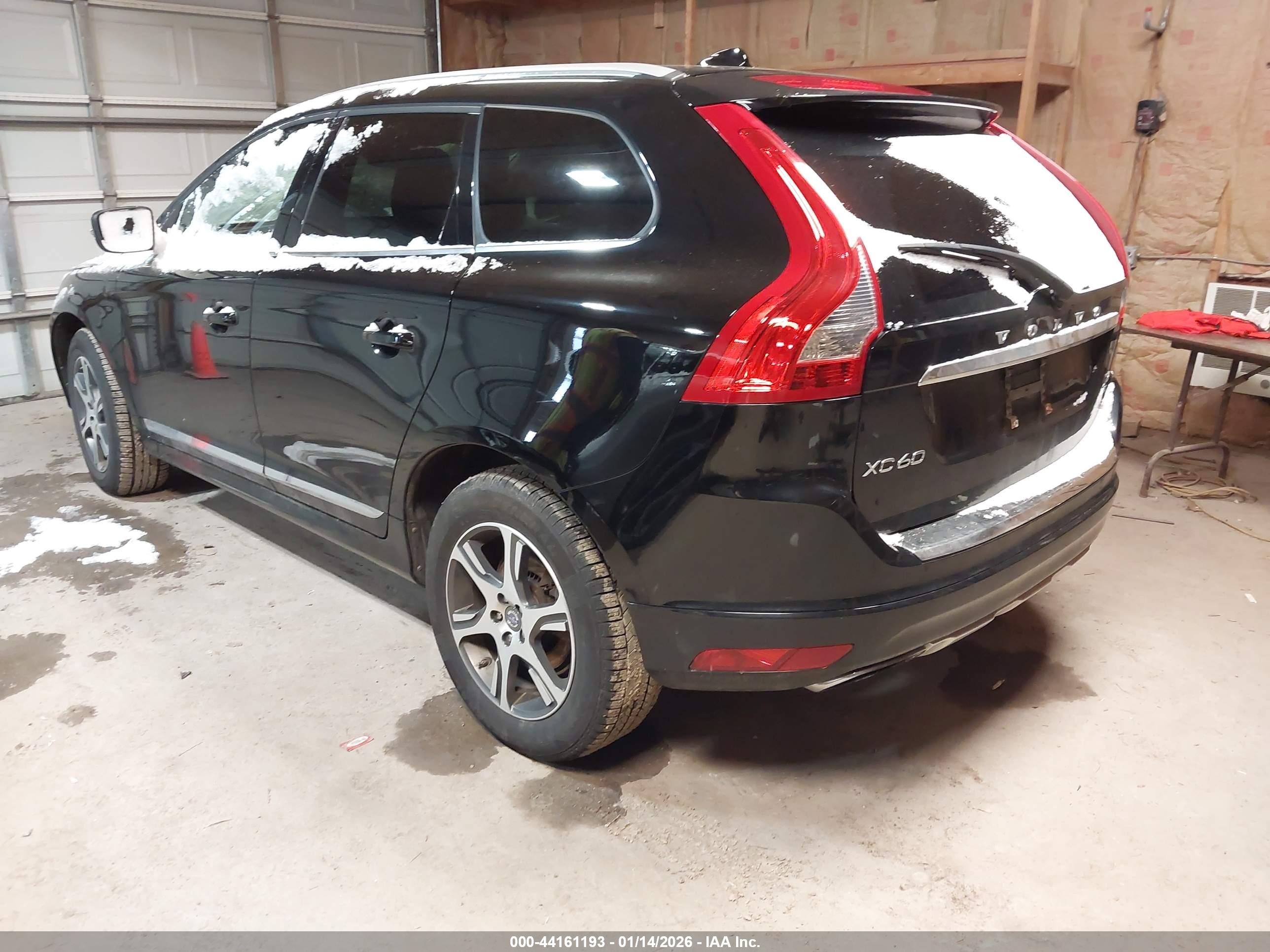 VOLVO XC60 image 3