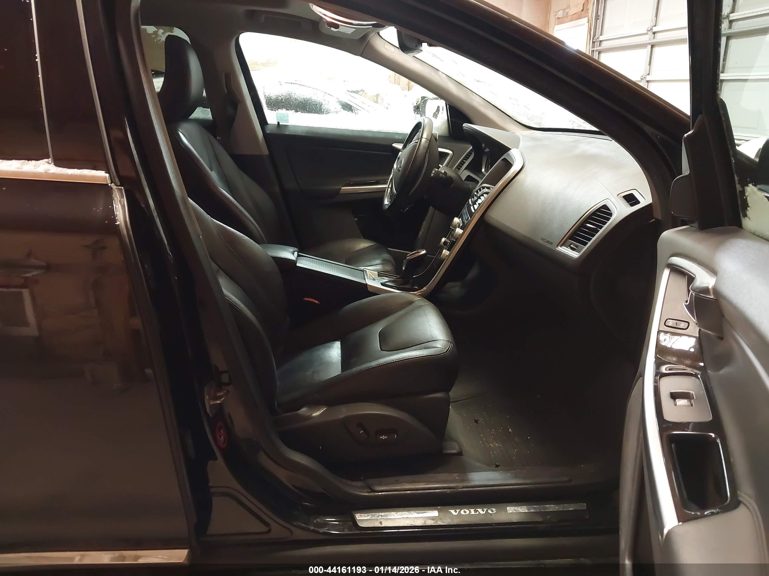 VOLVO XC60 image 5