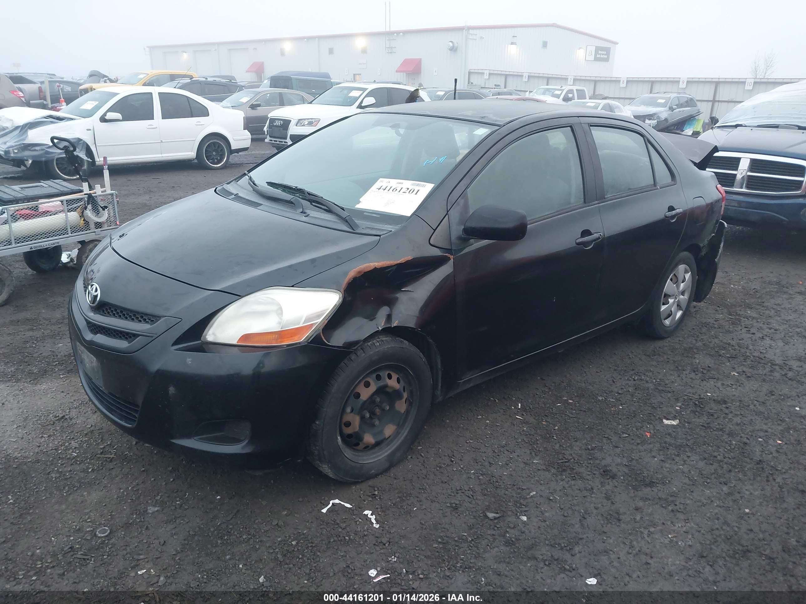 TOYOTA YARIS image 2