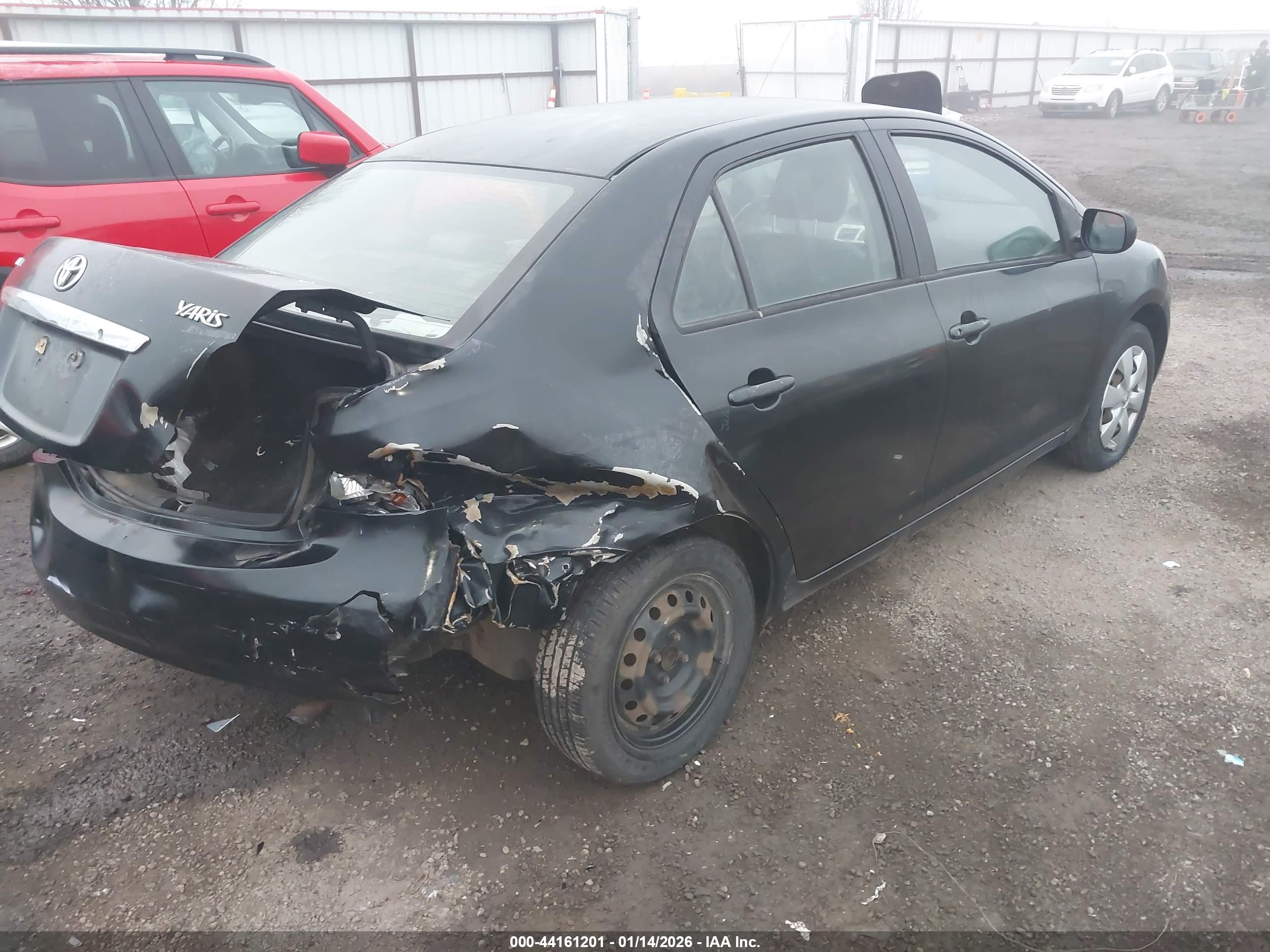 TOYOTA YARIS image 4