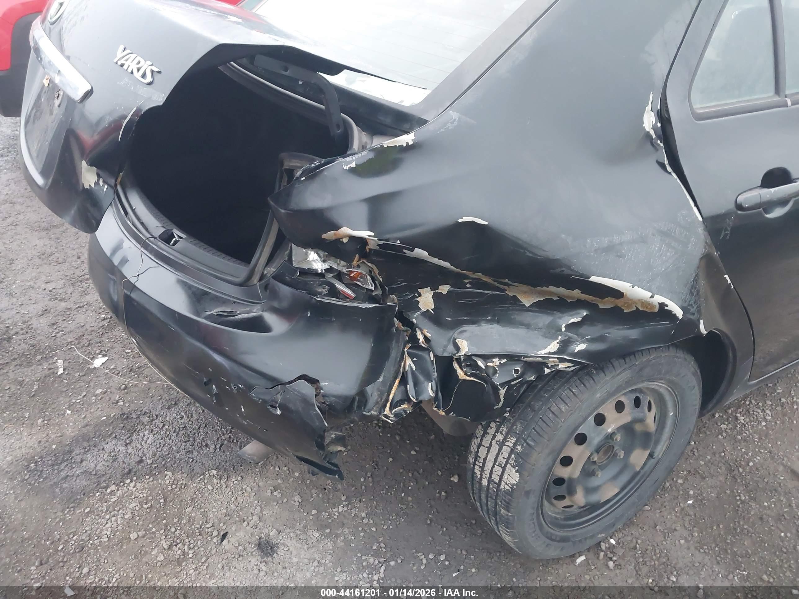 TOYOTA YARIS image 6