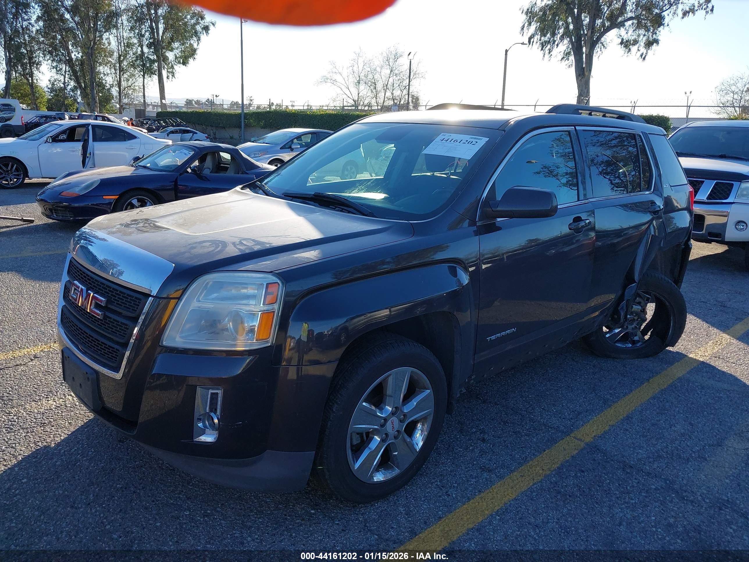 GMC TERRAIN image 2