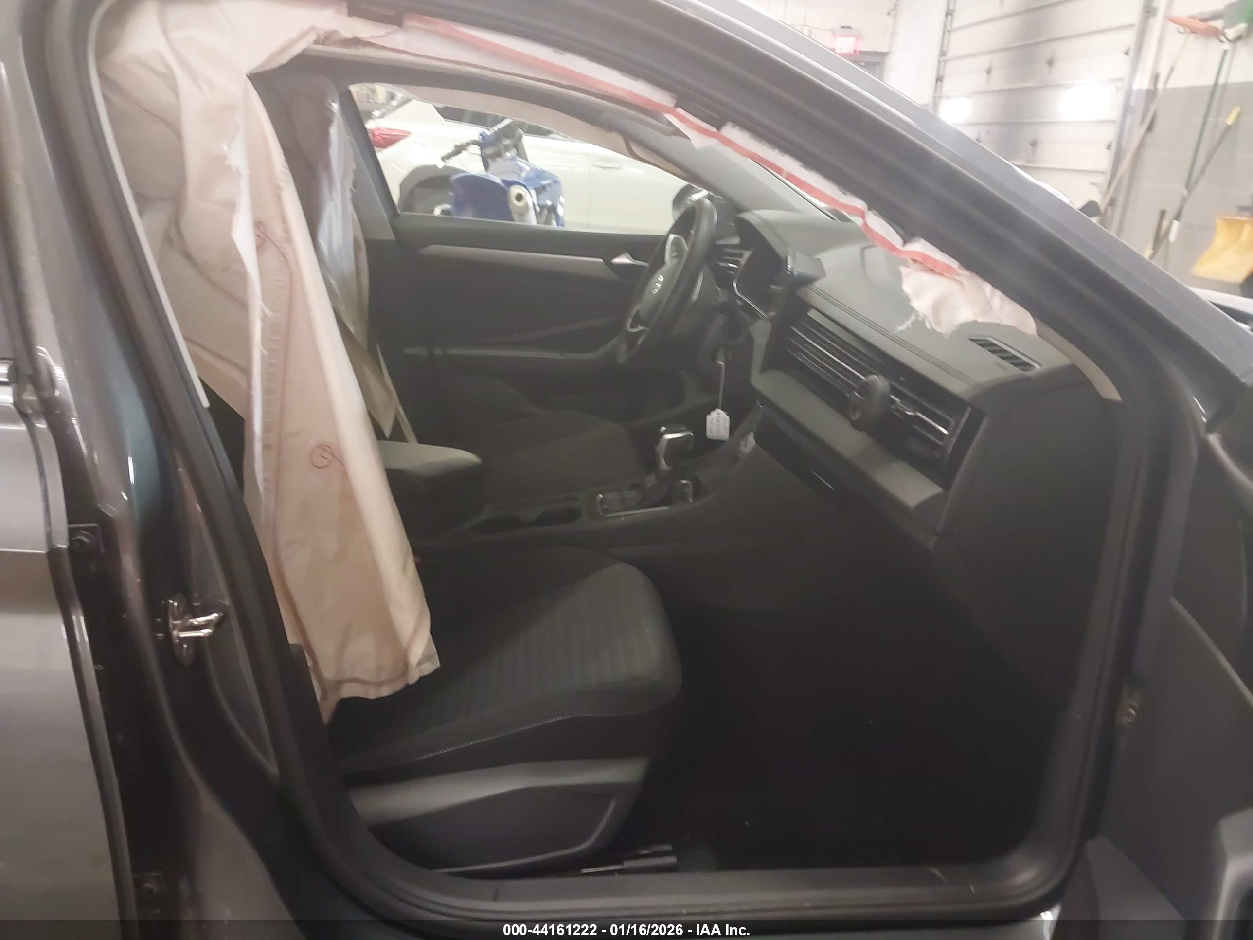 VOLKSWAGEN JETTA image 5