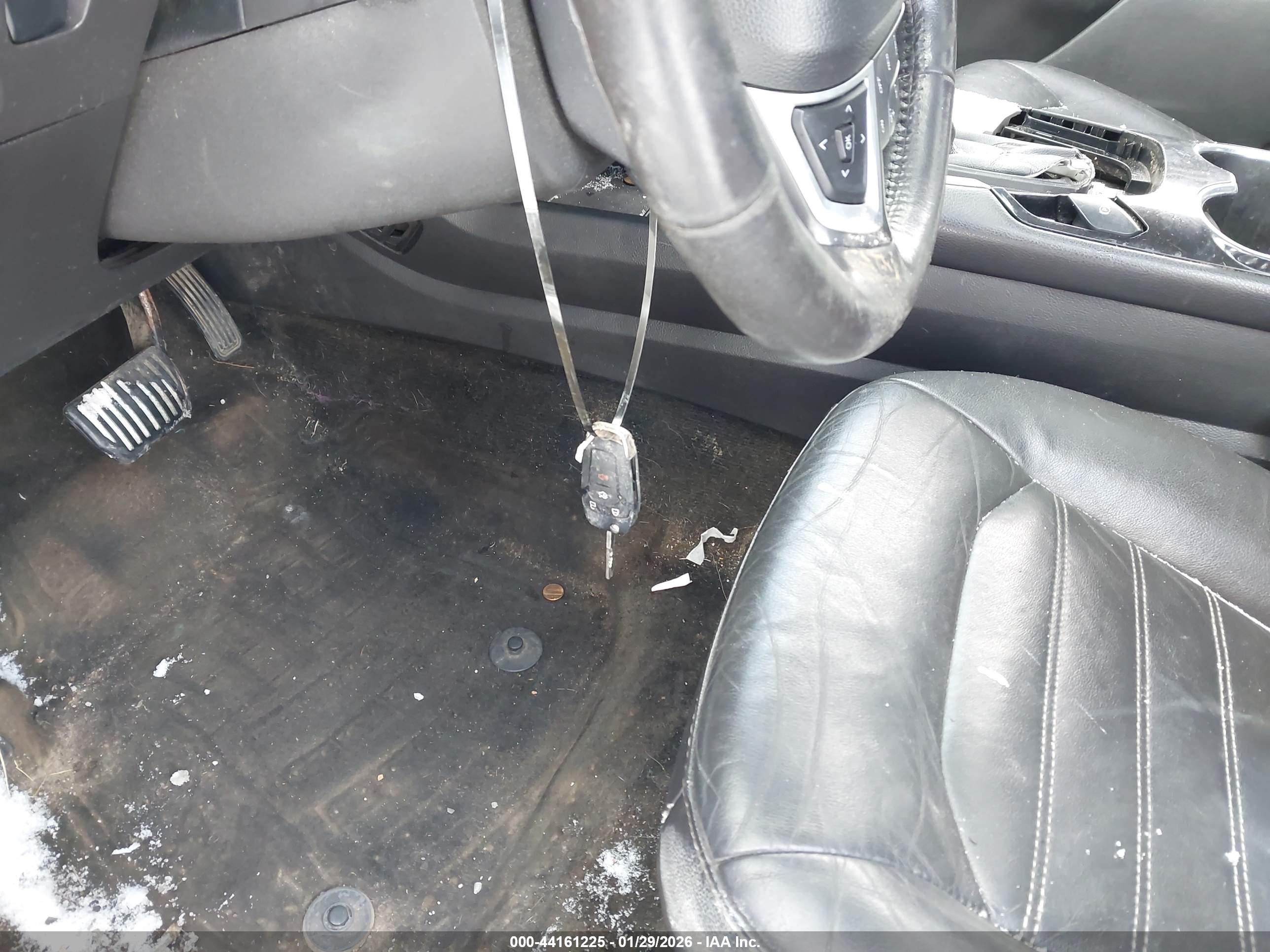 FORD FUSION image 11