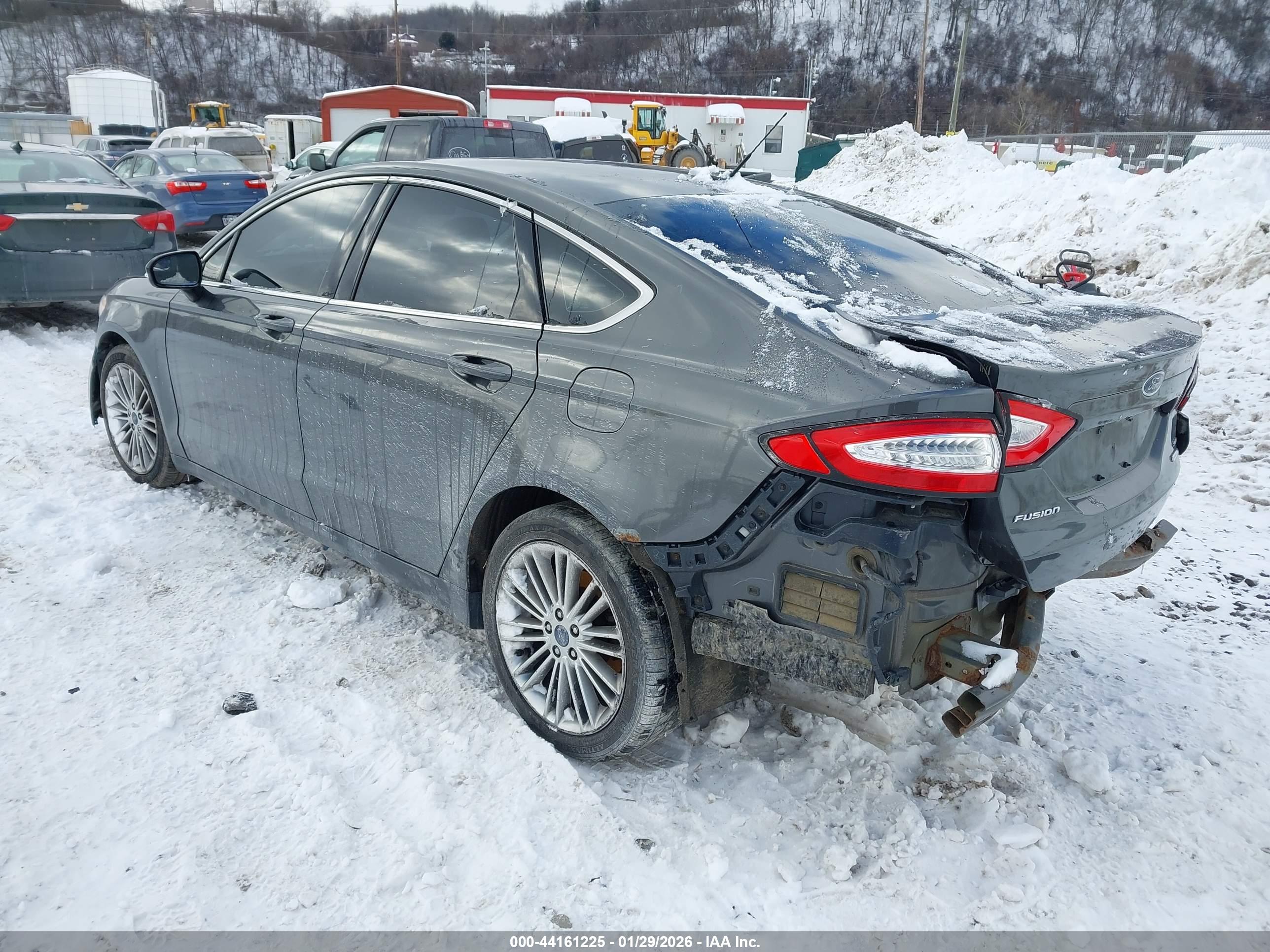FORD FUSION image 3