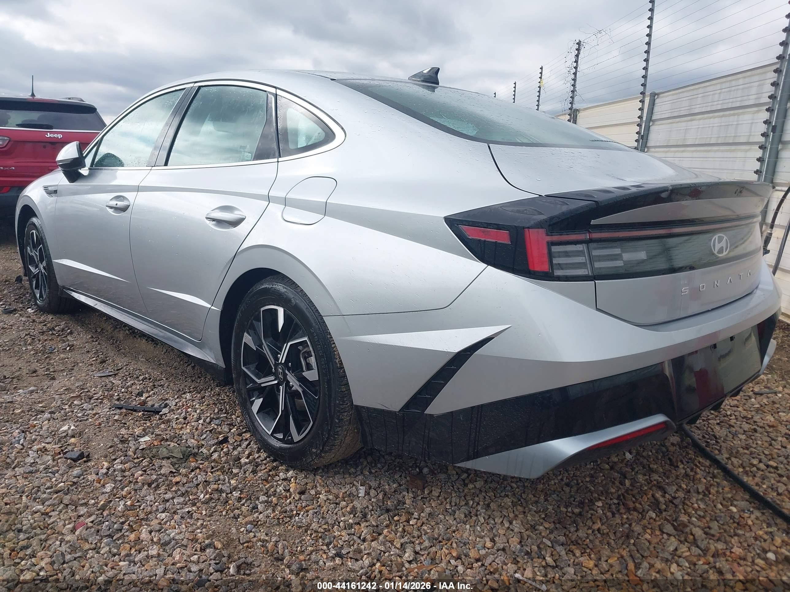 HYUNDAI SONATA image 3