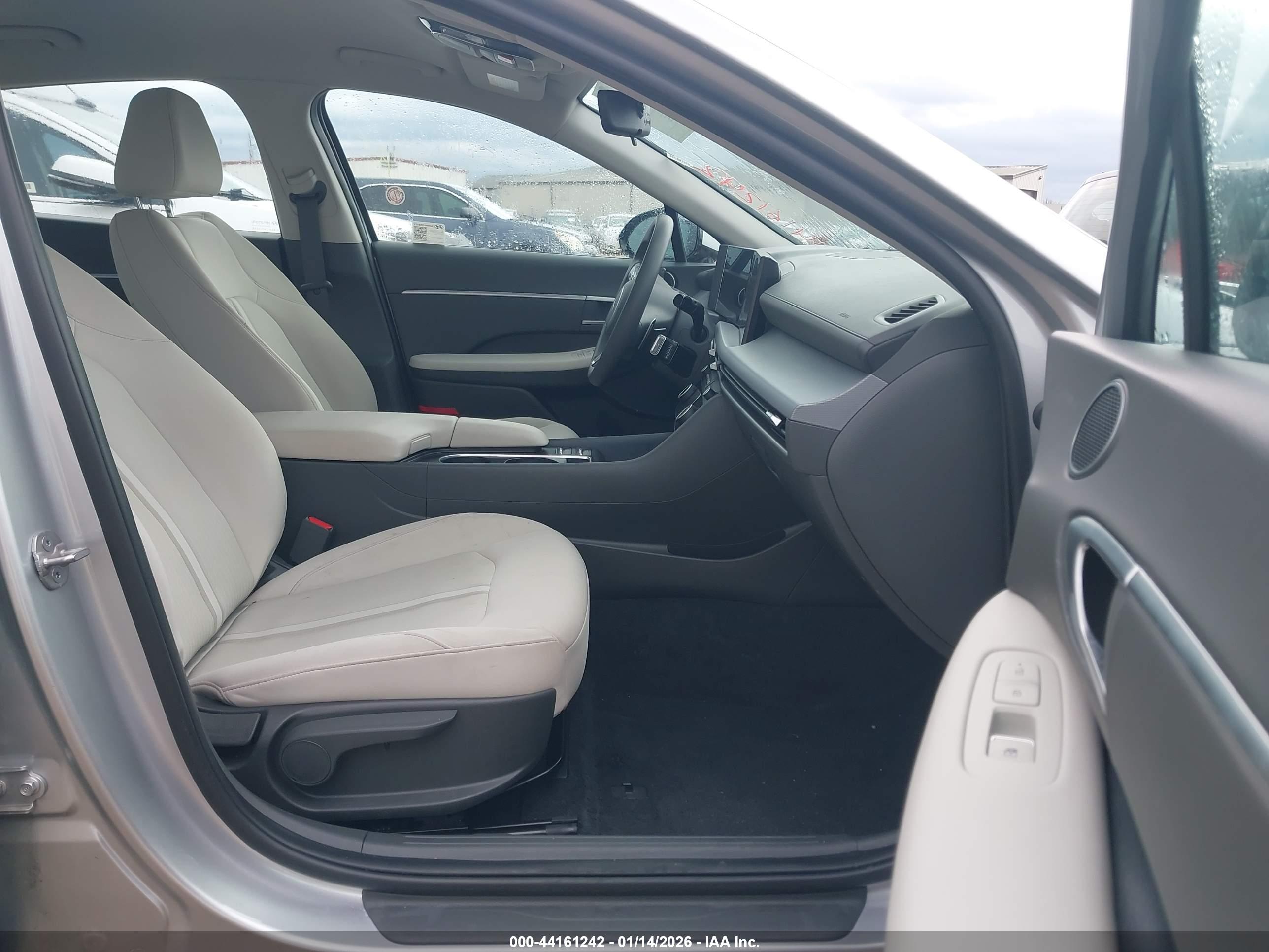 HYUNDAI SONATA image 5