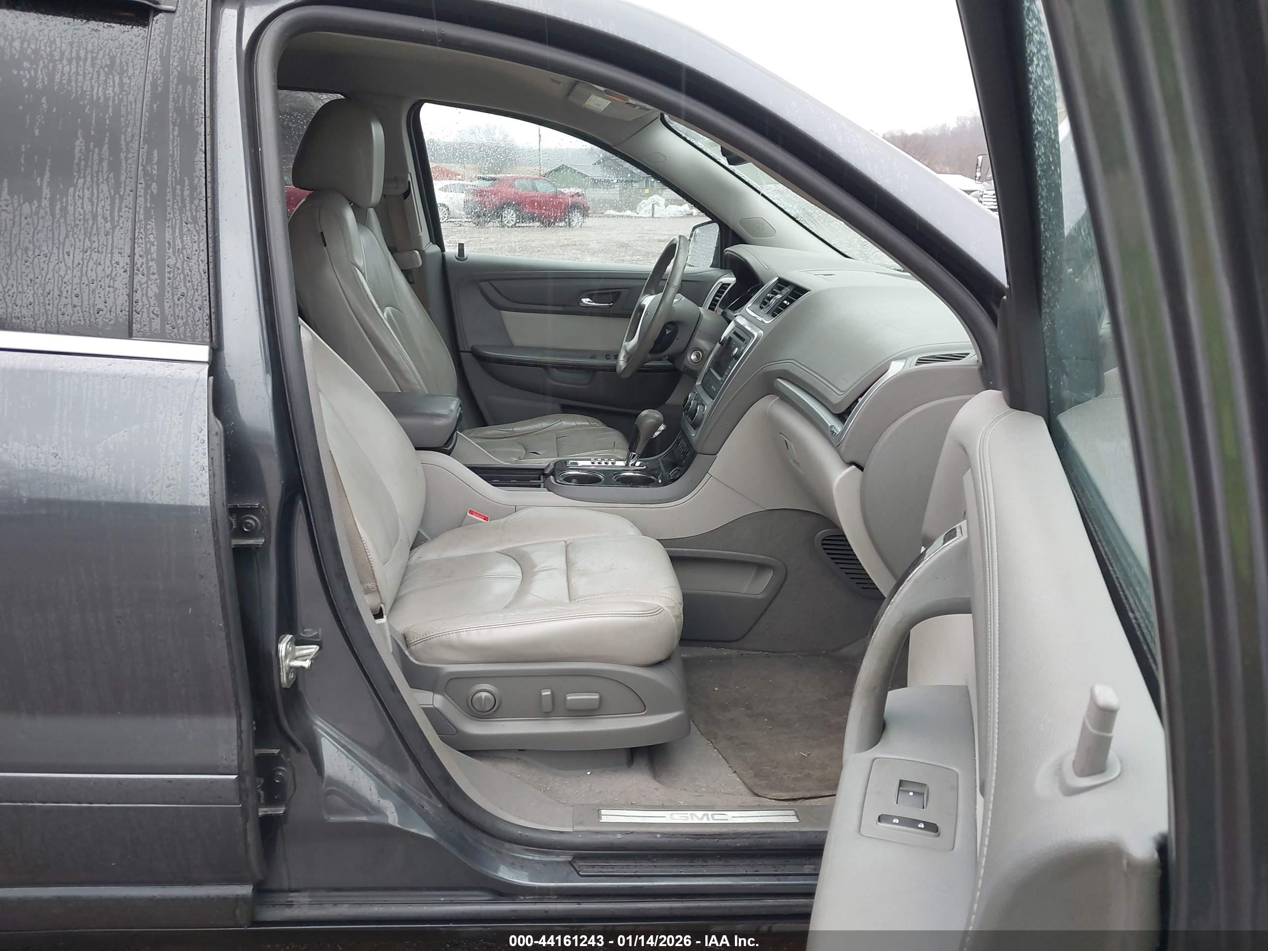 GMC ACADIA image 5