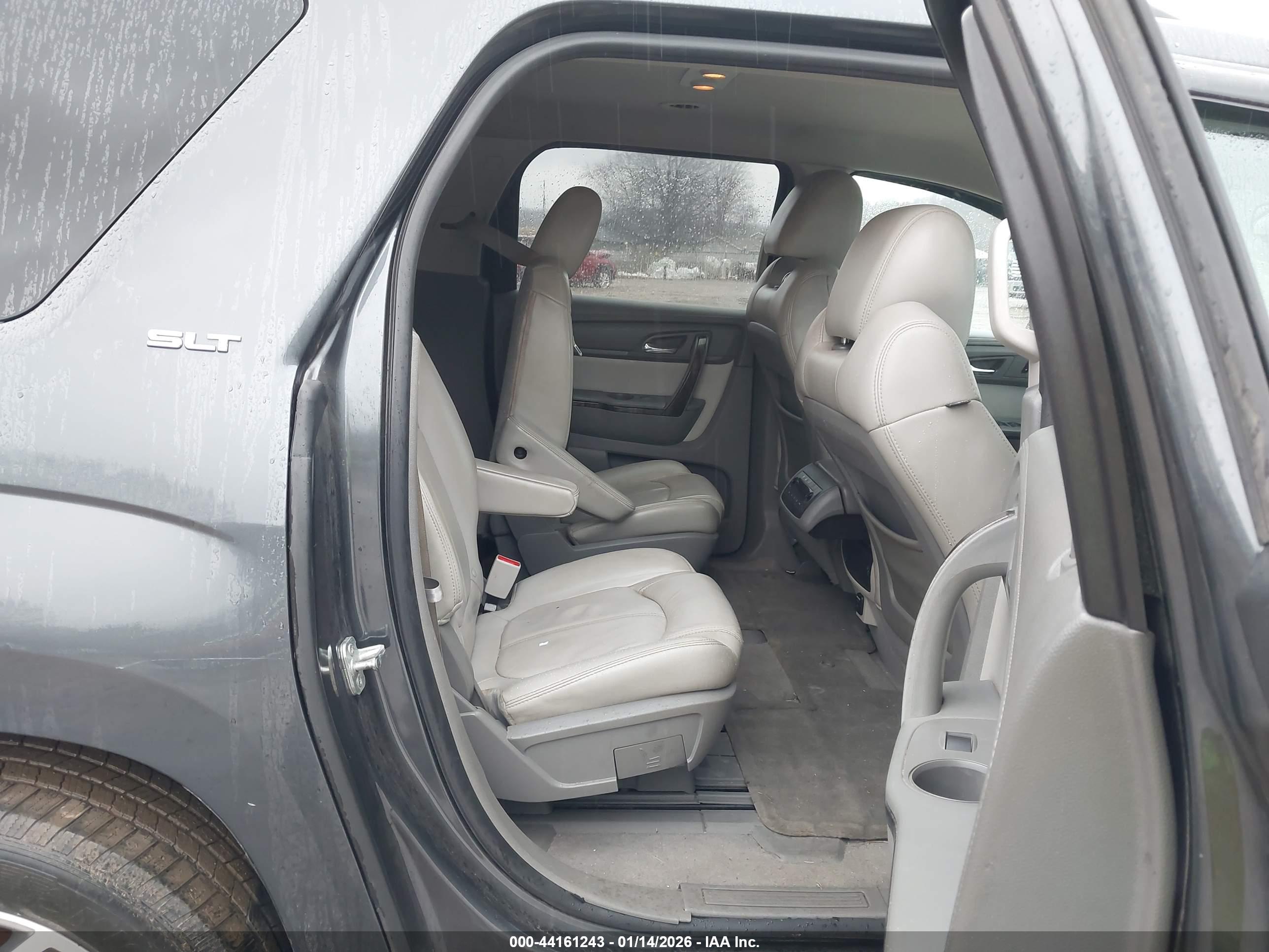 GMC ACADIA image 8