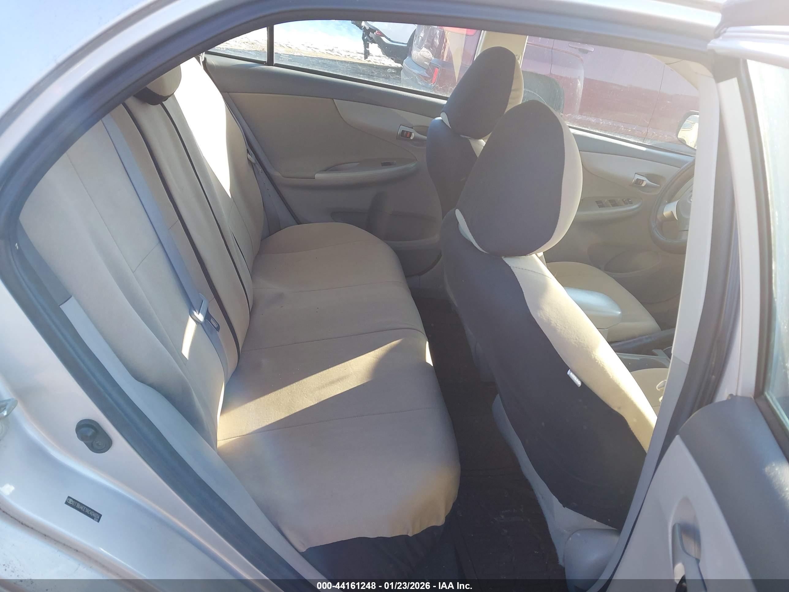 TOYOTA COROLLA image 8