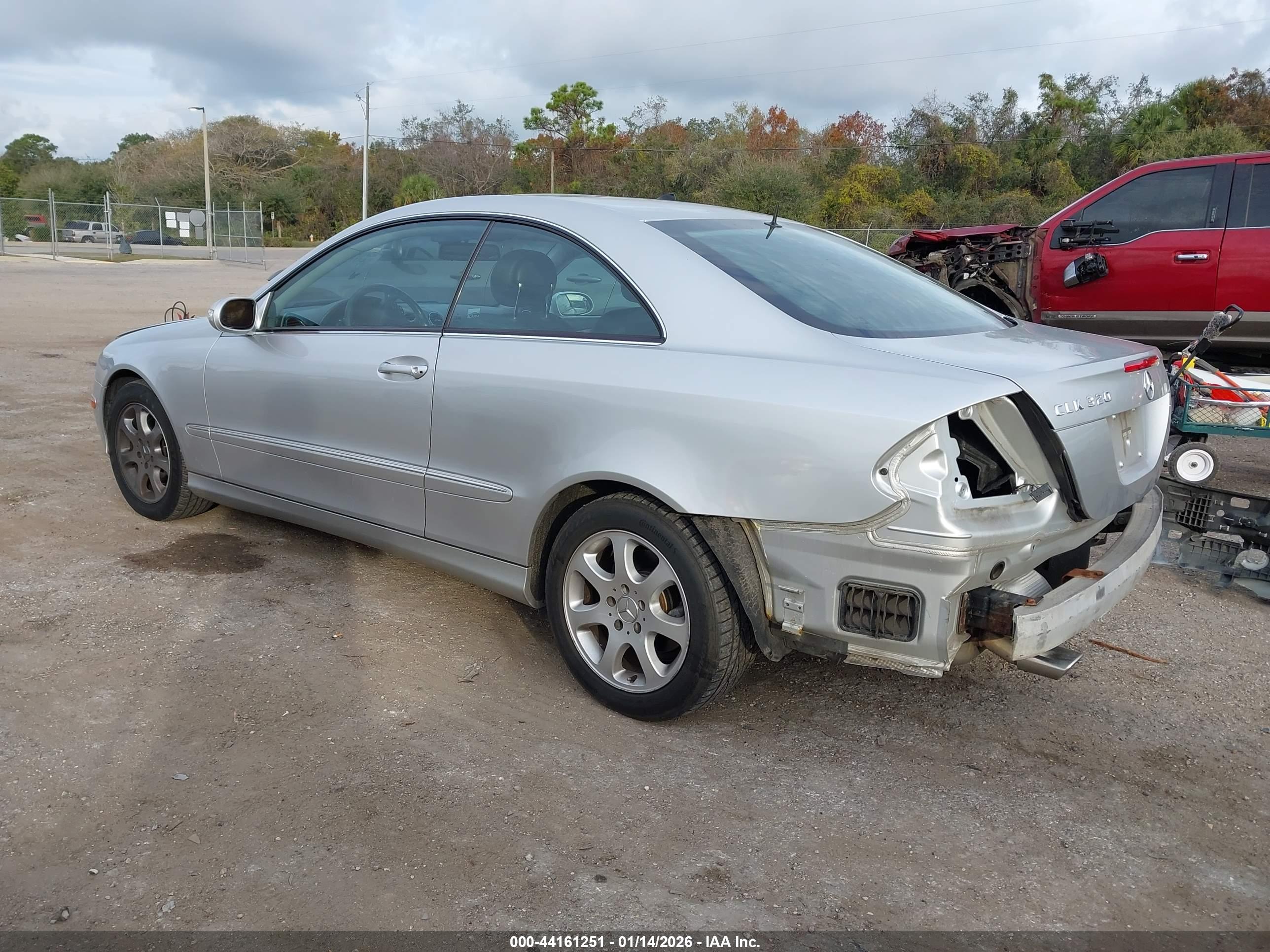 MERCEDES-BENZ CLK image 3
