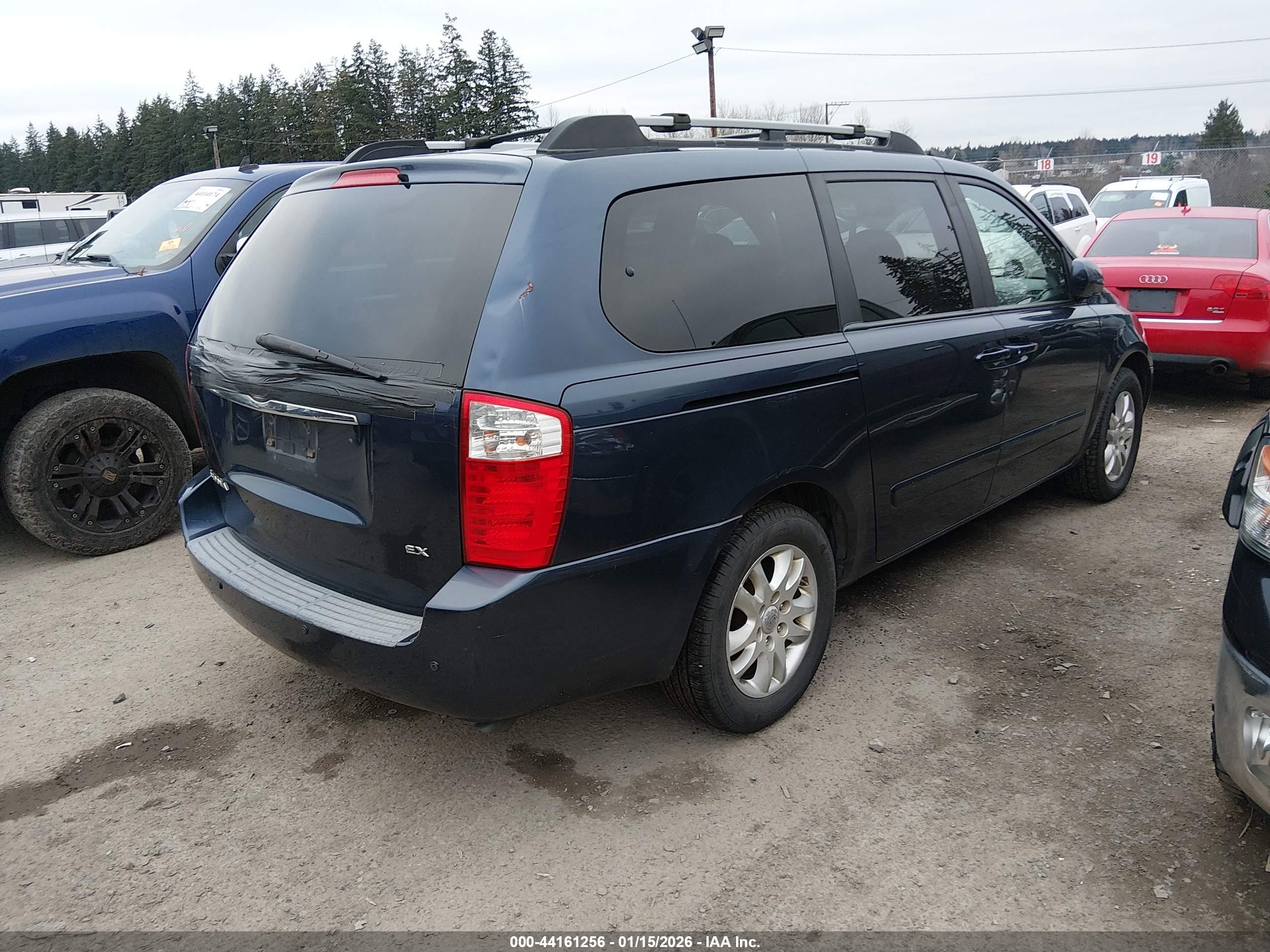 KIA SEDONA image 4