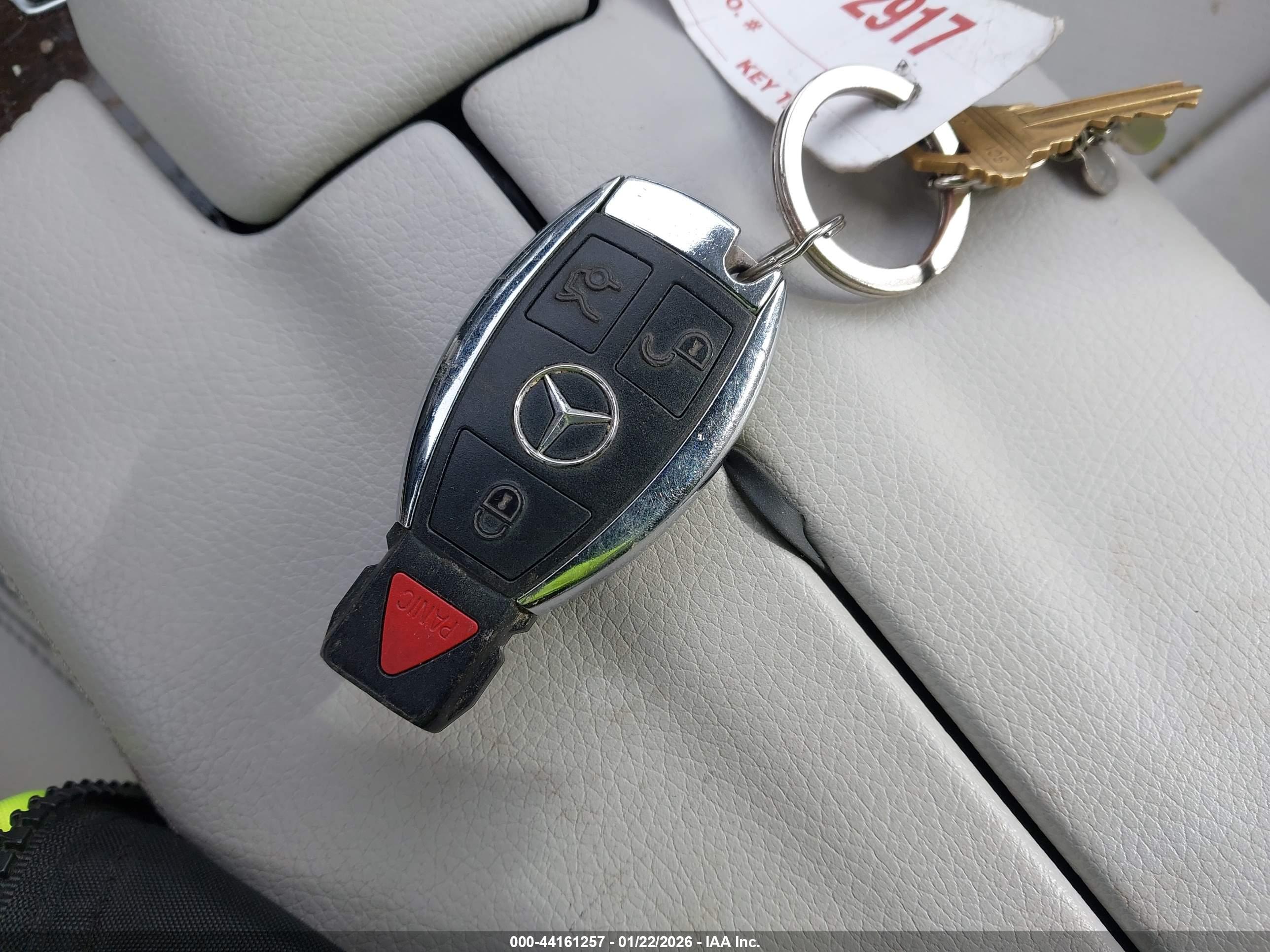 MERCEDES-BENZ E image 11