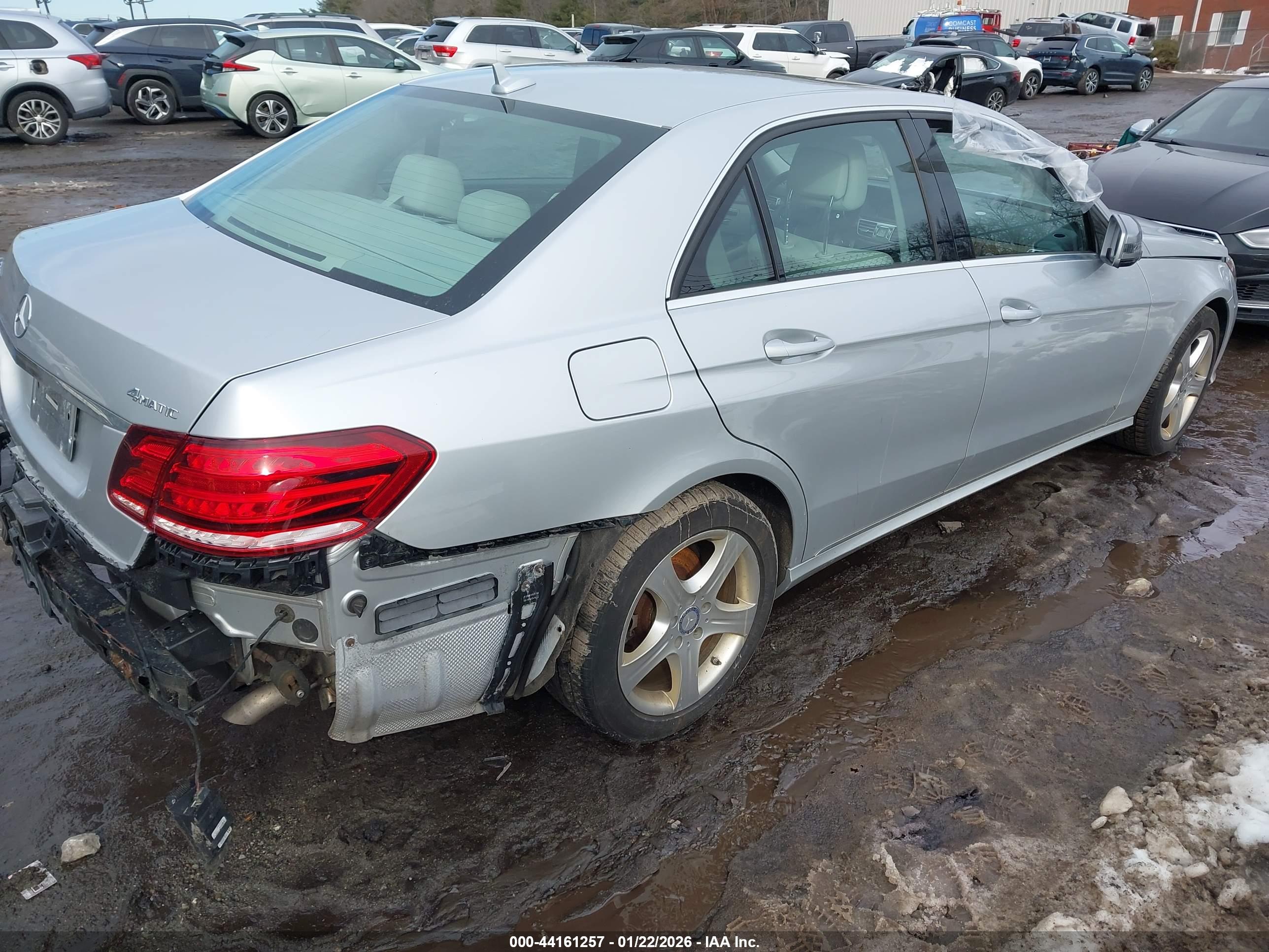 MERCEDES-BENZ E image 4