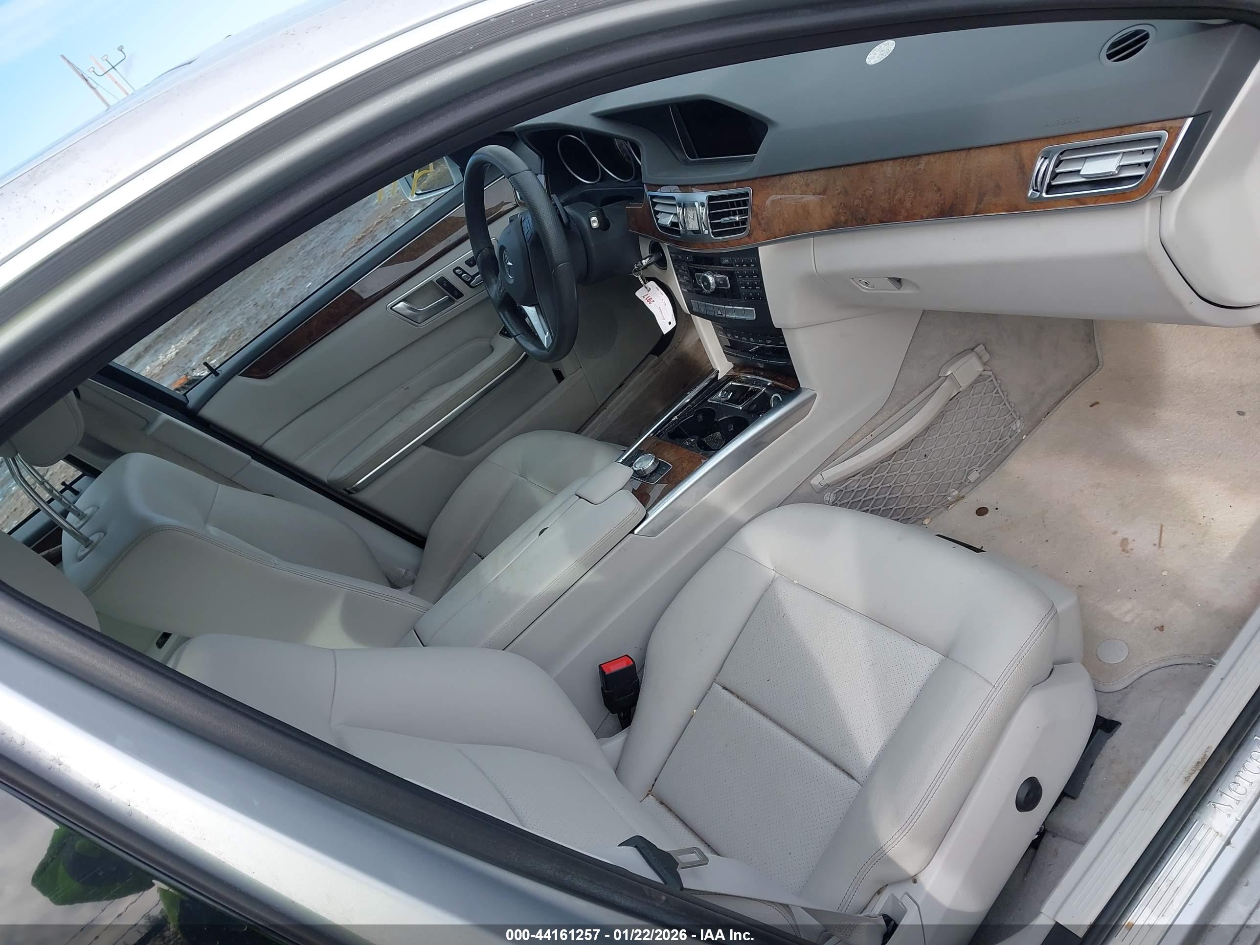 MERCEDES-BENZ E image 5