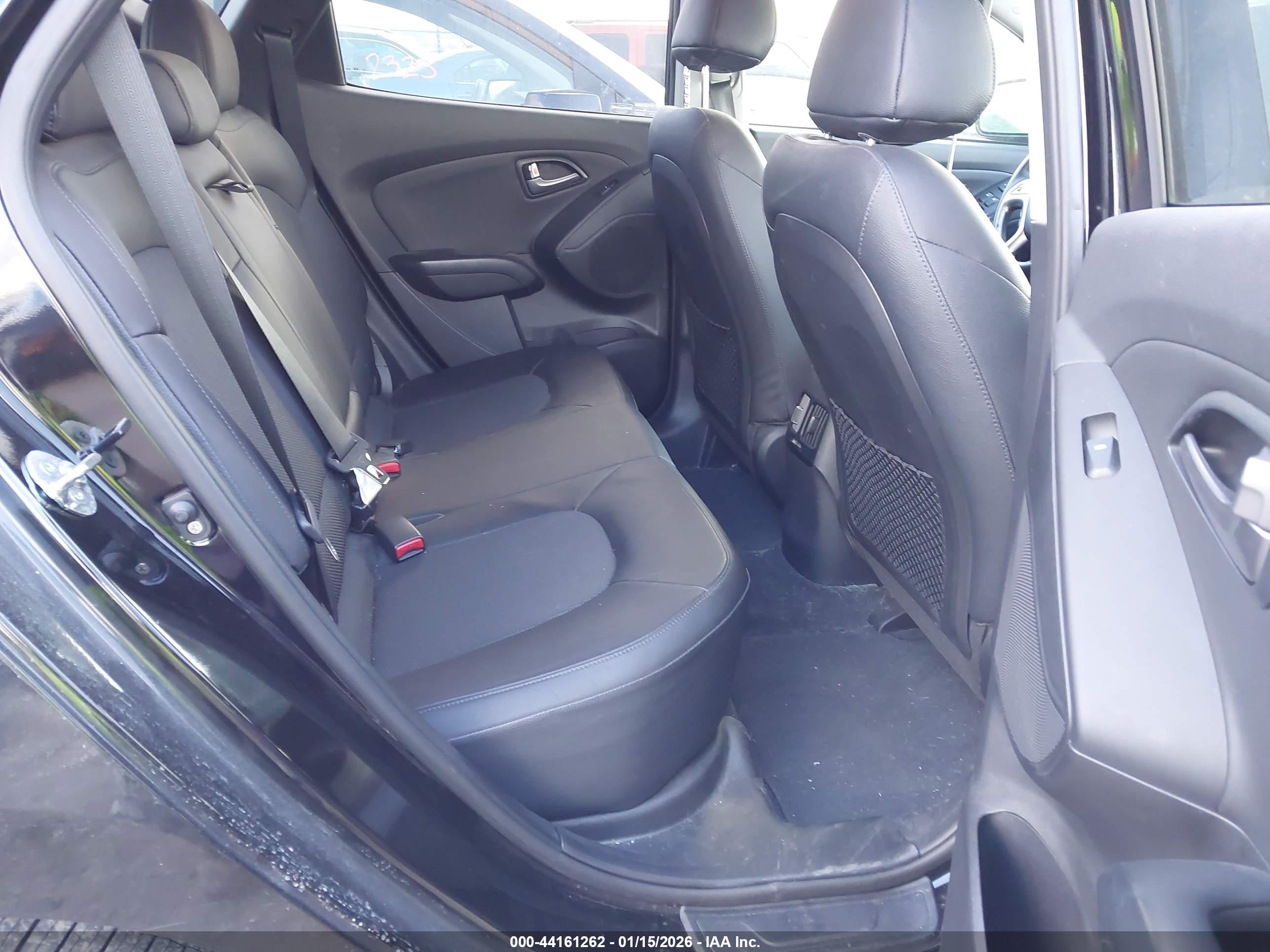 HYUNDAI TUCSON image 8