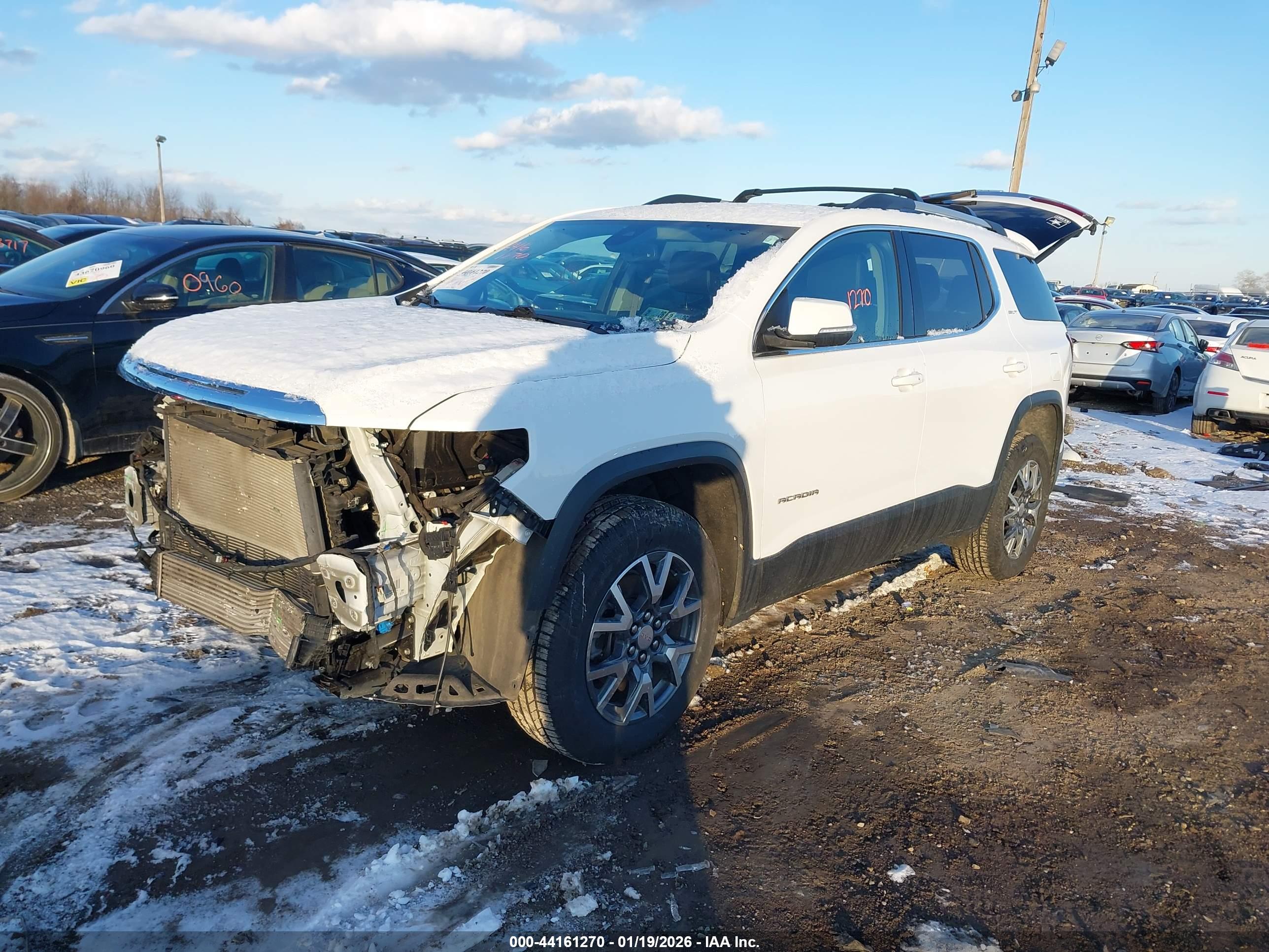GMC ACADIA image 2