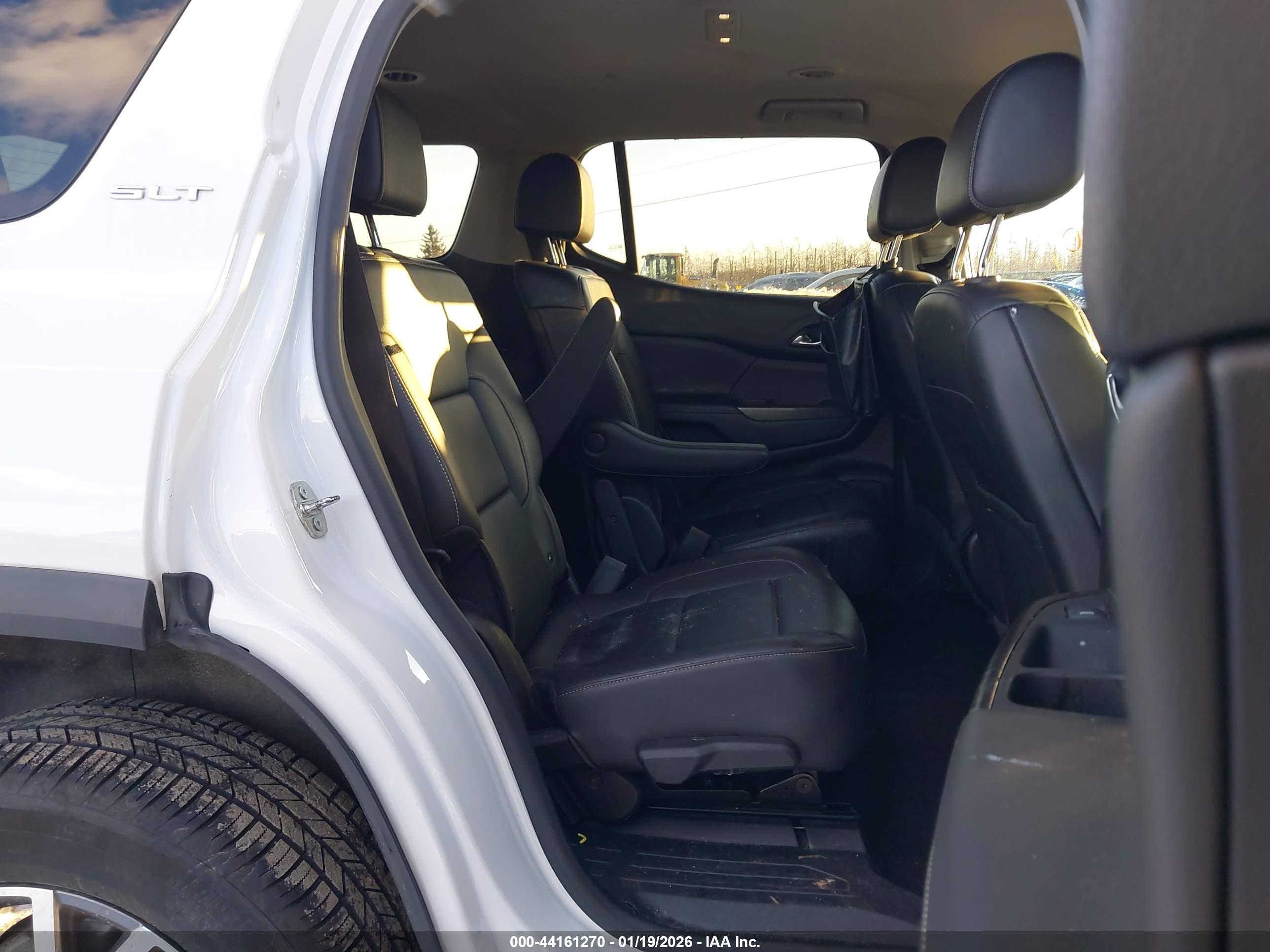GMC ACADIA image 8