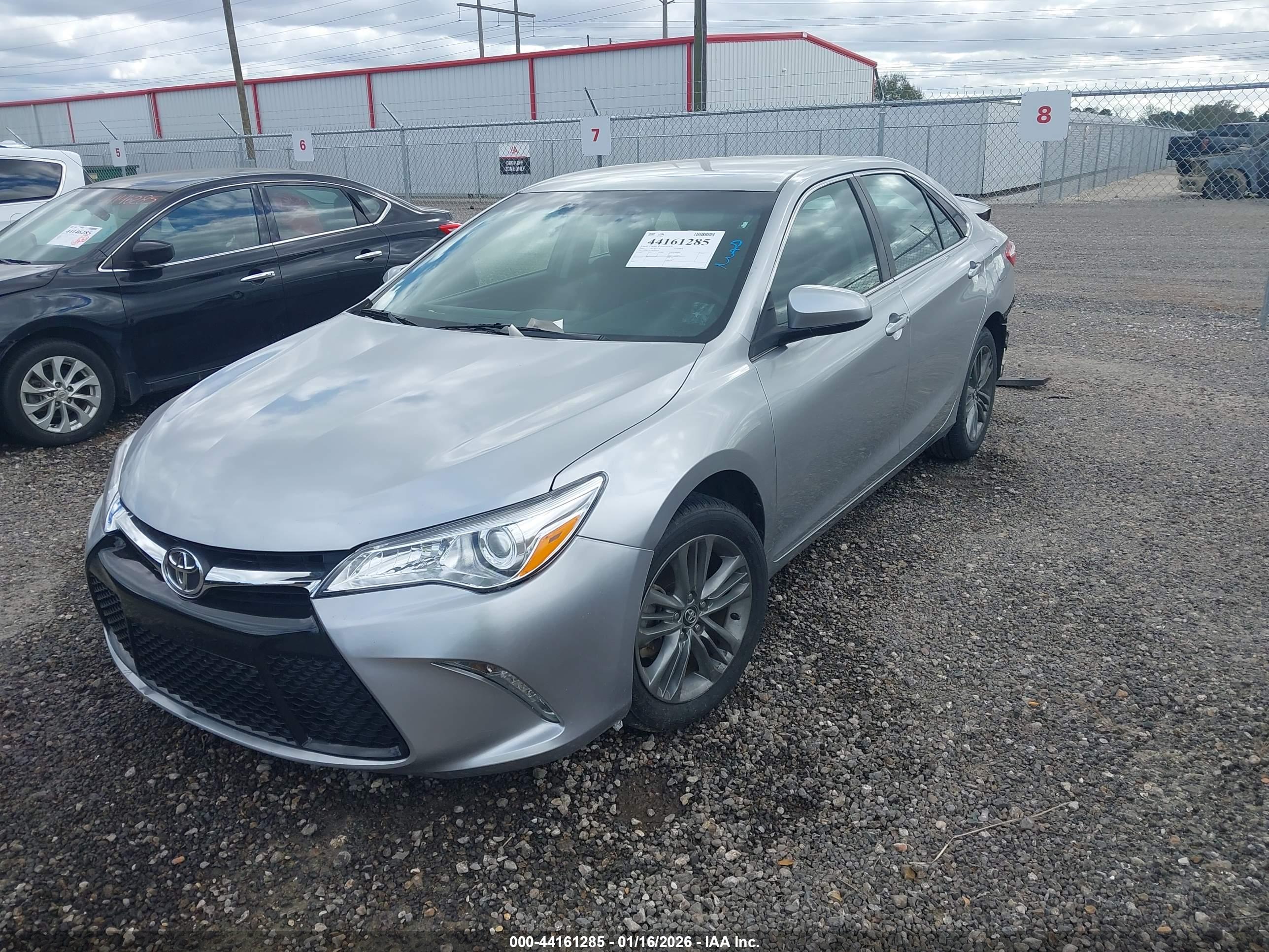 TOYOTA CAMRY image 2