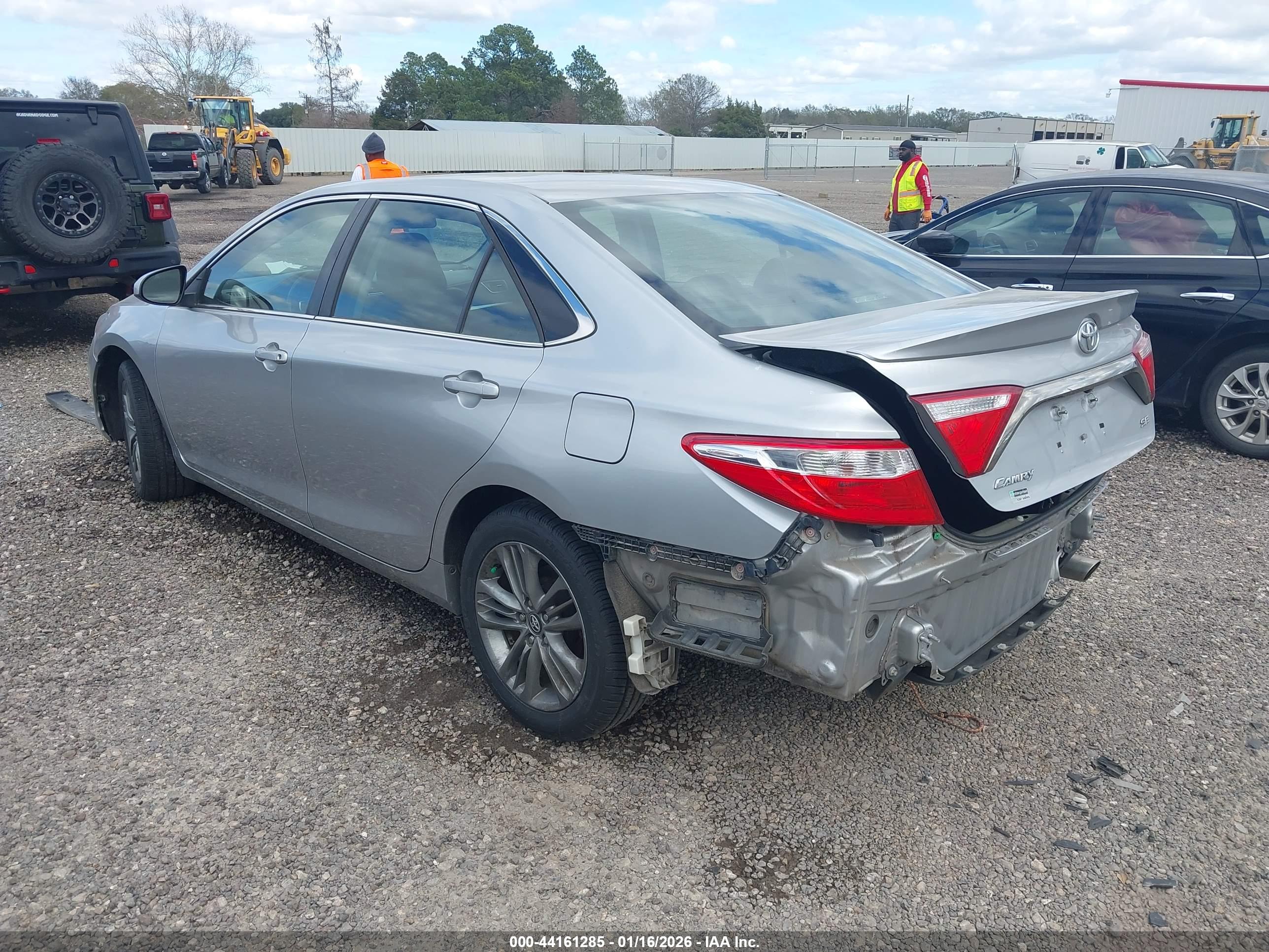 TOYOTA CAMRY image 3