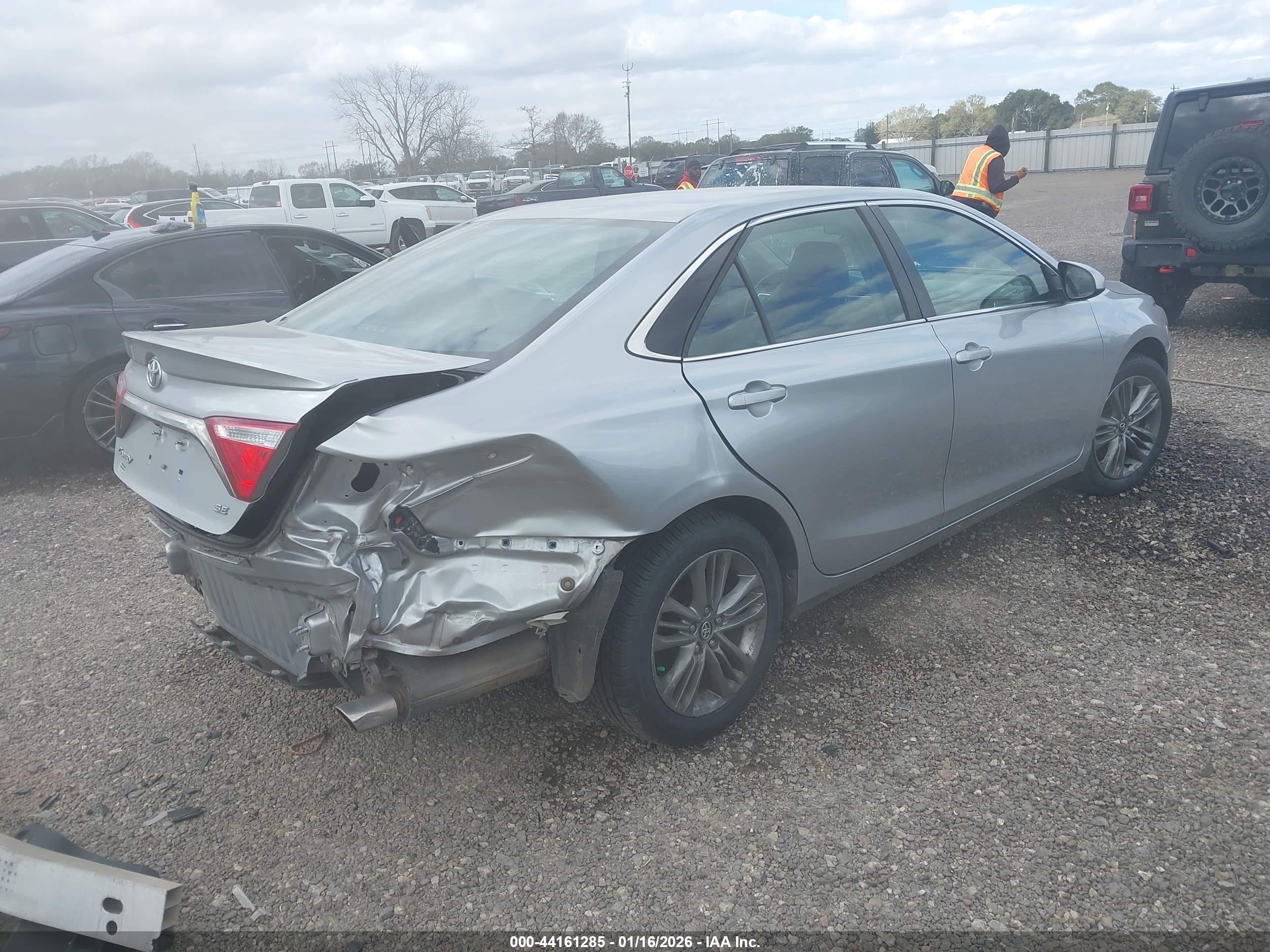 TOYOTA CAMRY image 4