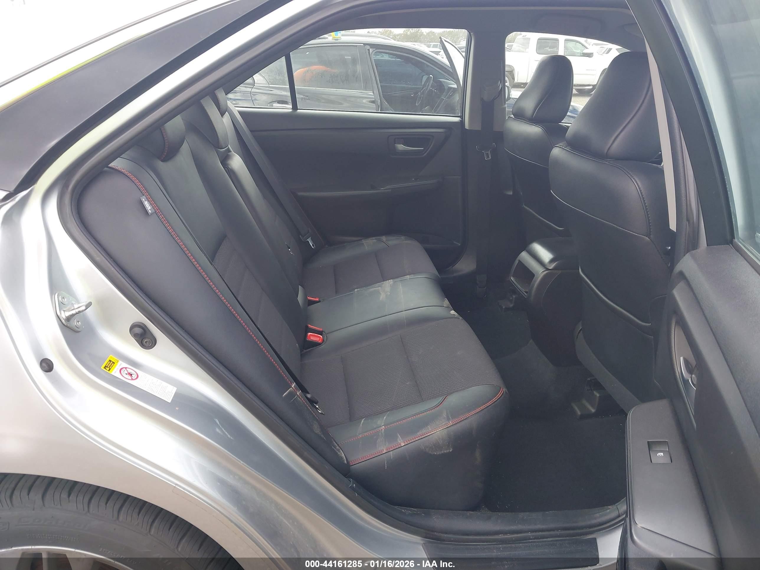 TOYOTA CAMRY image 8